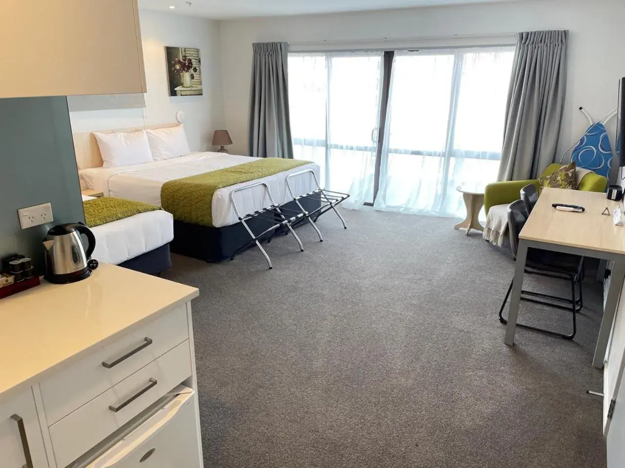 Family Studio in 2 on Whiteleigh and 239 on Lincoln Motel Family Studio in 2 on Whiteleigh and 239 on Lincoln Motel