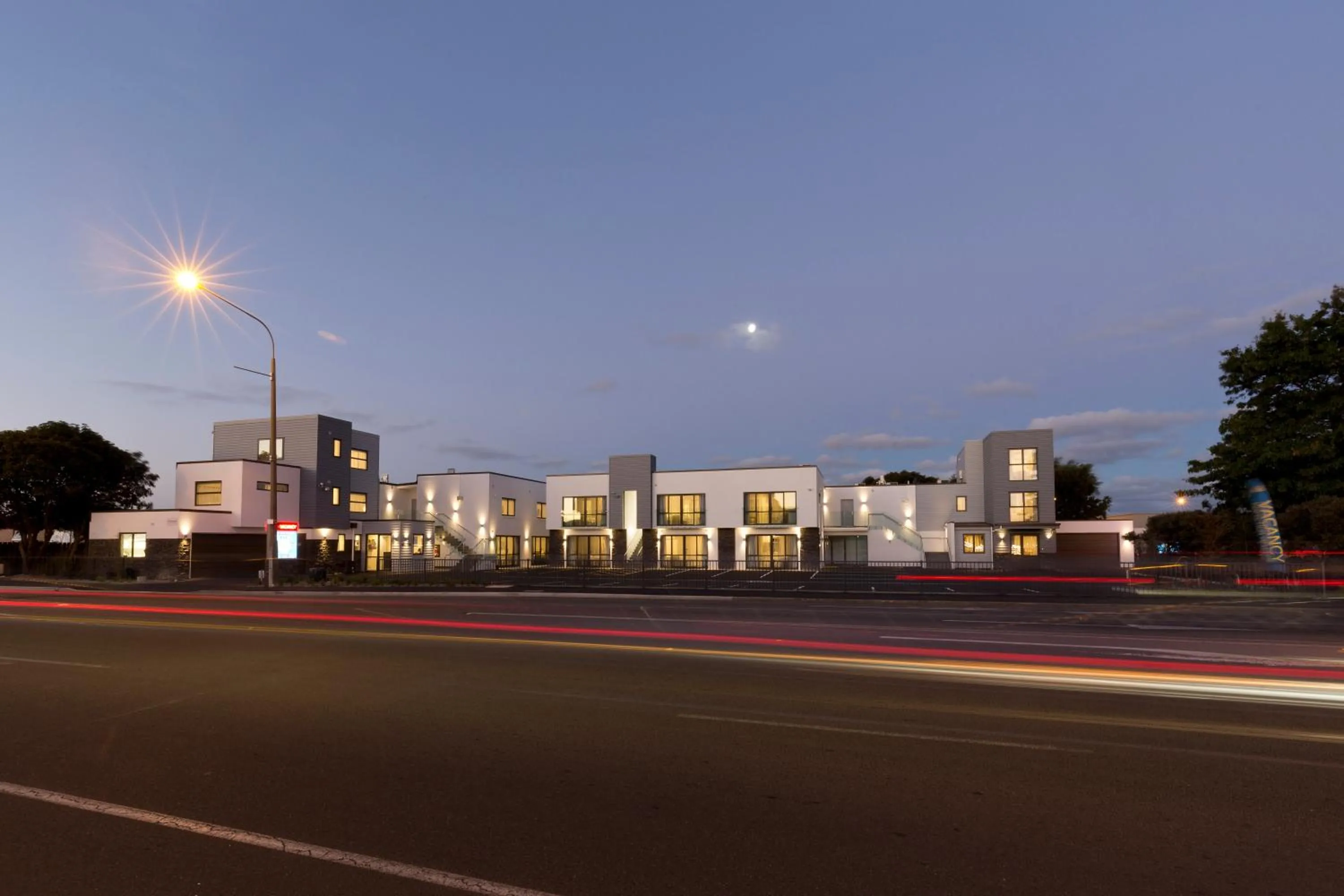 Night in 2 on Whiteleigh and 239 on Lincoln Motel