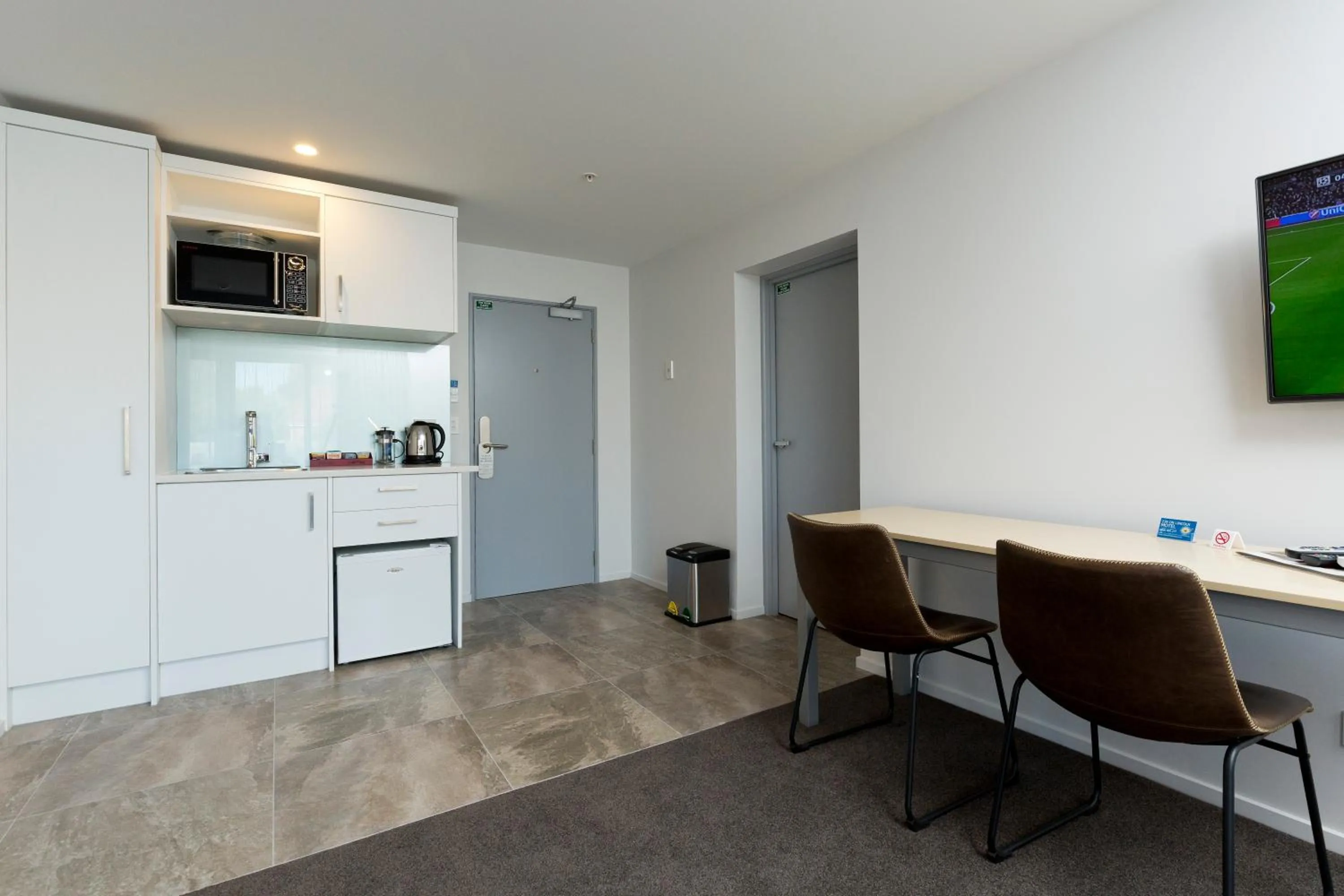 TV and multimedia in 2 on Whiteleigh and 239 on Lincoln Motel