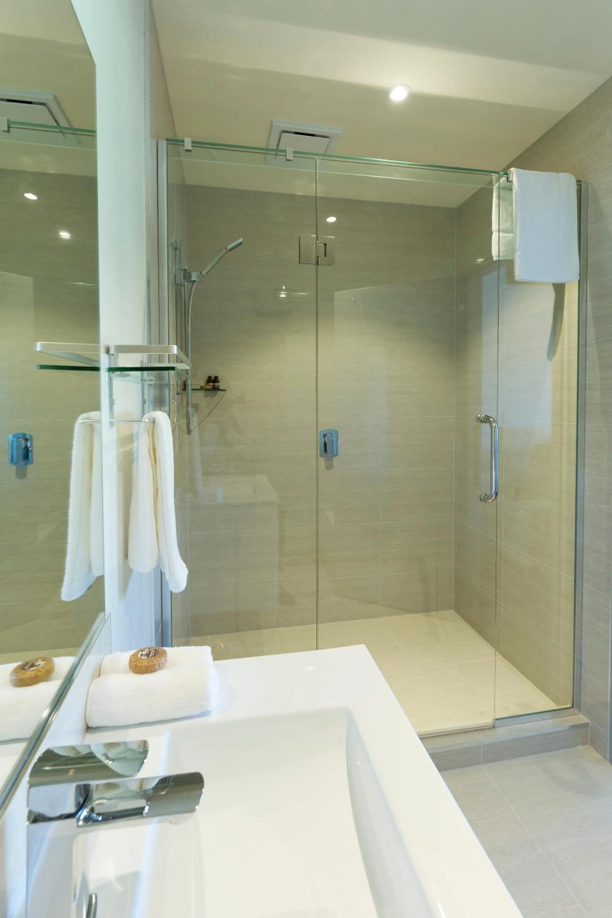 Bathroom in 2 on Whiteleigh and 239 on Lincoln Motel