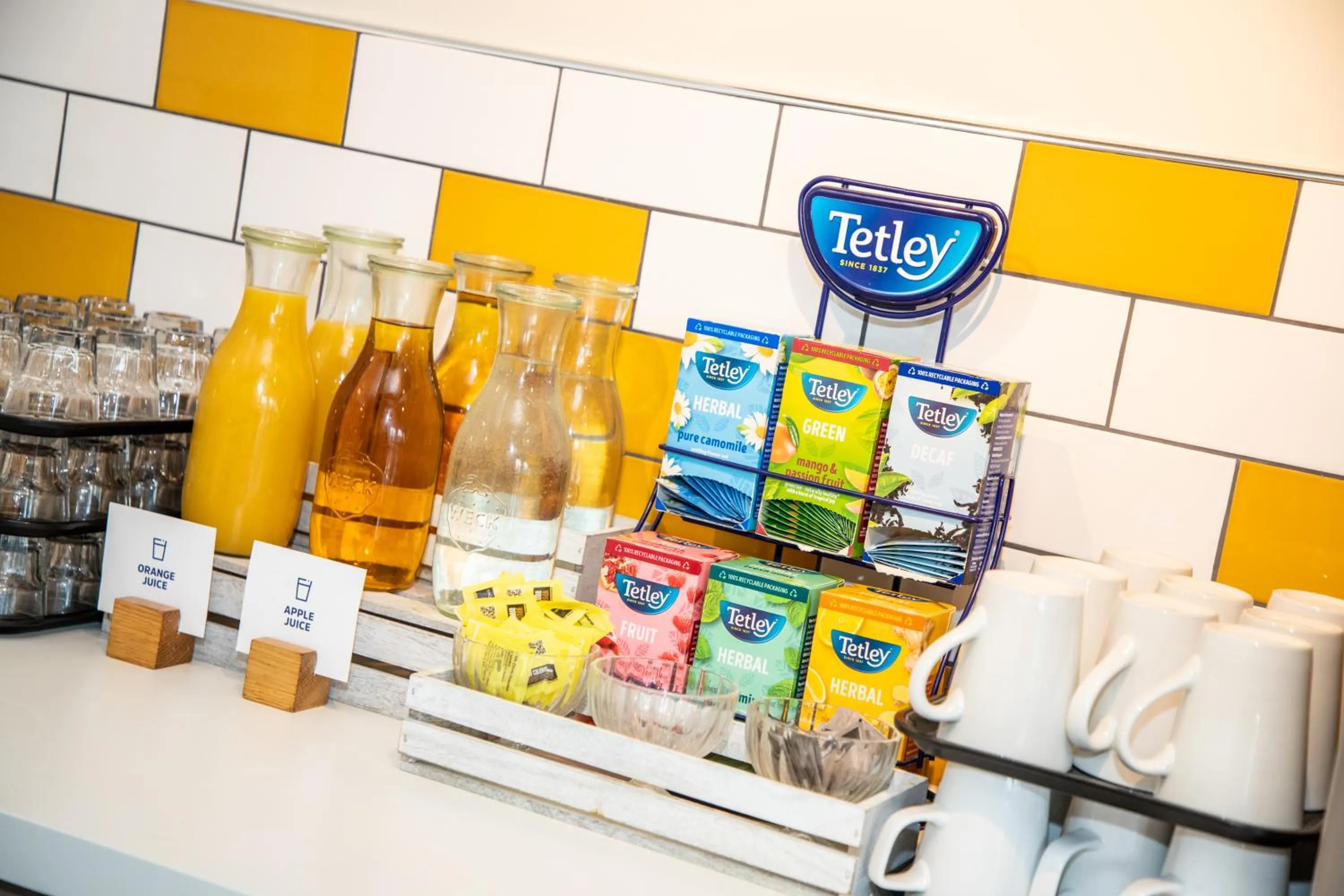 Restaurant/places to eat in Knowsley Inn & Lounge