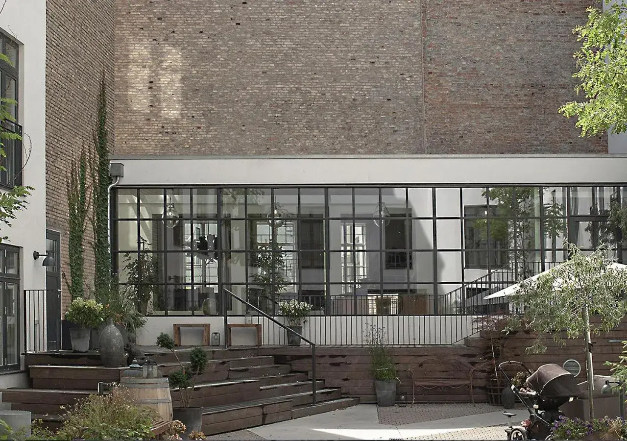 Property building in Hotel Kong Arthur Property building in Hotel Kong Arthur