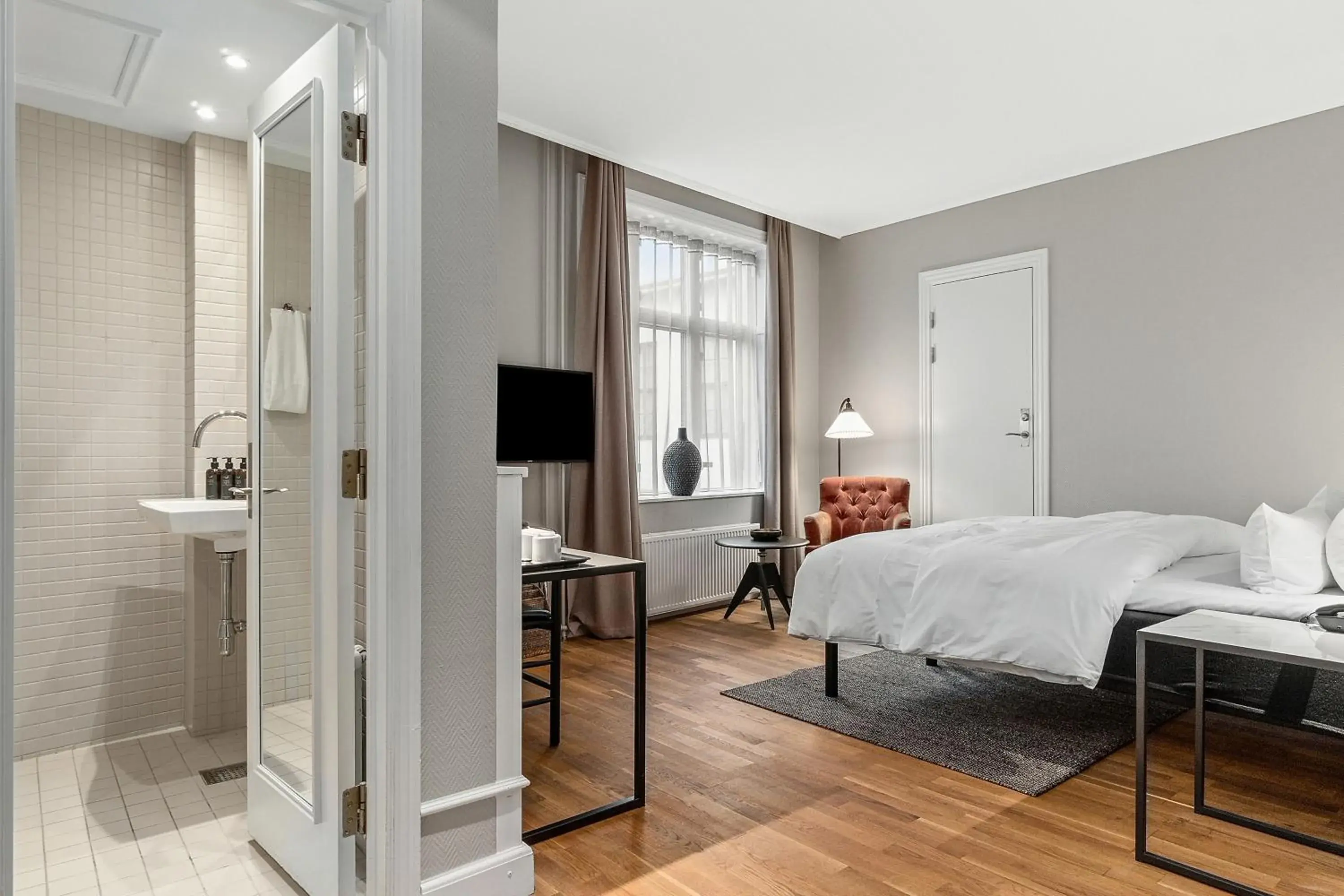 Bathroom, Bed in Hotel Kong Arthur Bathroom, Bed in Hotel Kong Arthur