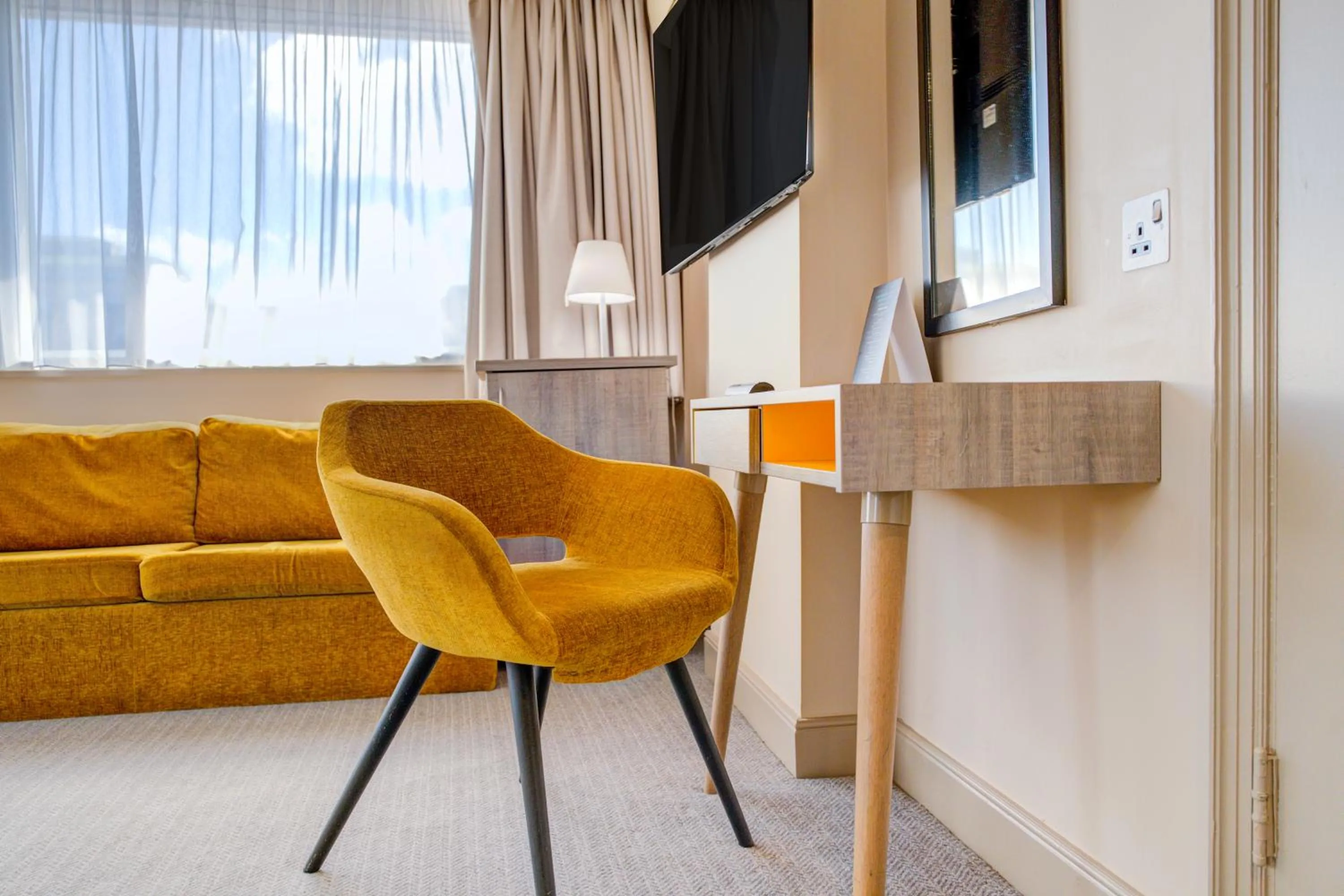 TV and multimedia in Atlantic Tower Hotel Liverpool By Sunday