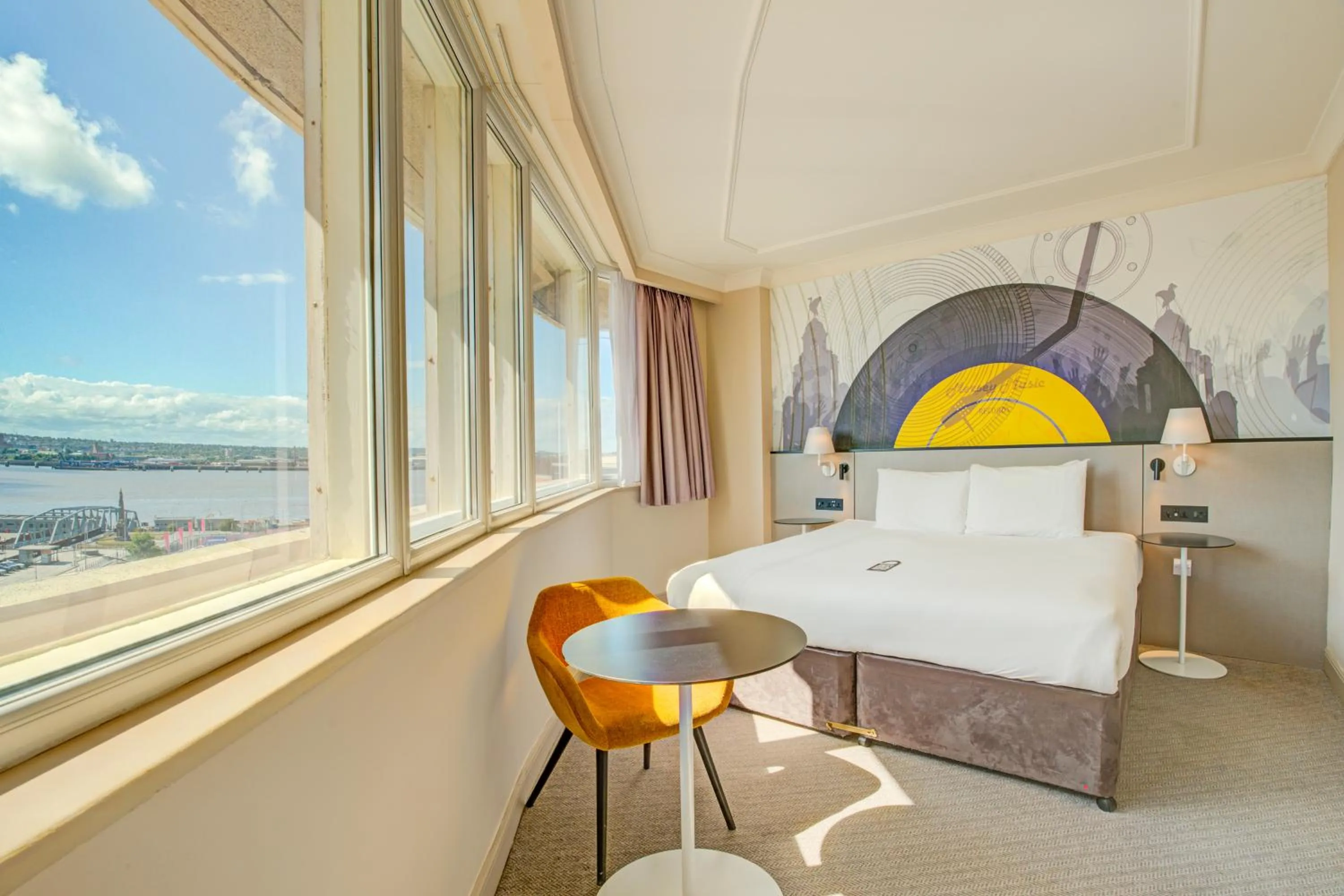 Sea view, Bed in Atlantic Tower Hotel Liverpool By Sunday