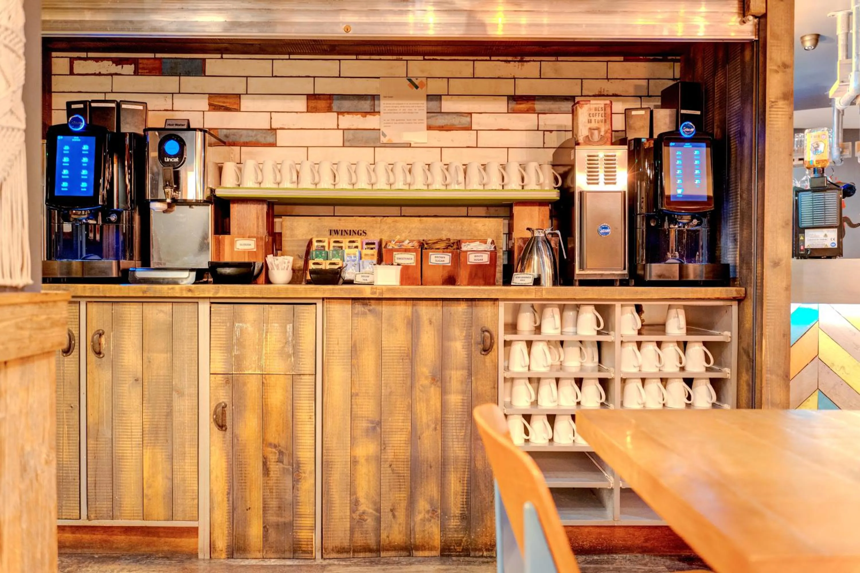 Coffee/tea facilities in Manchester Portland By Sunday