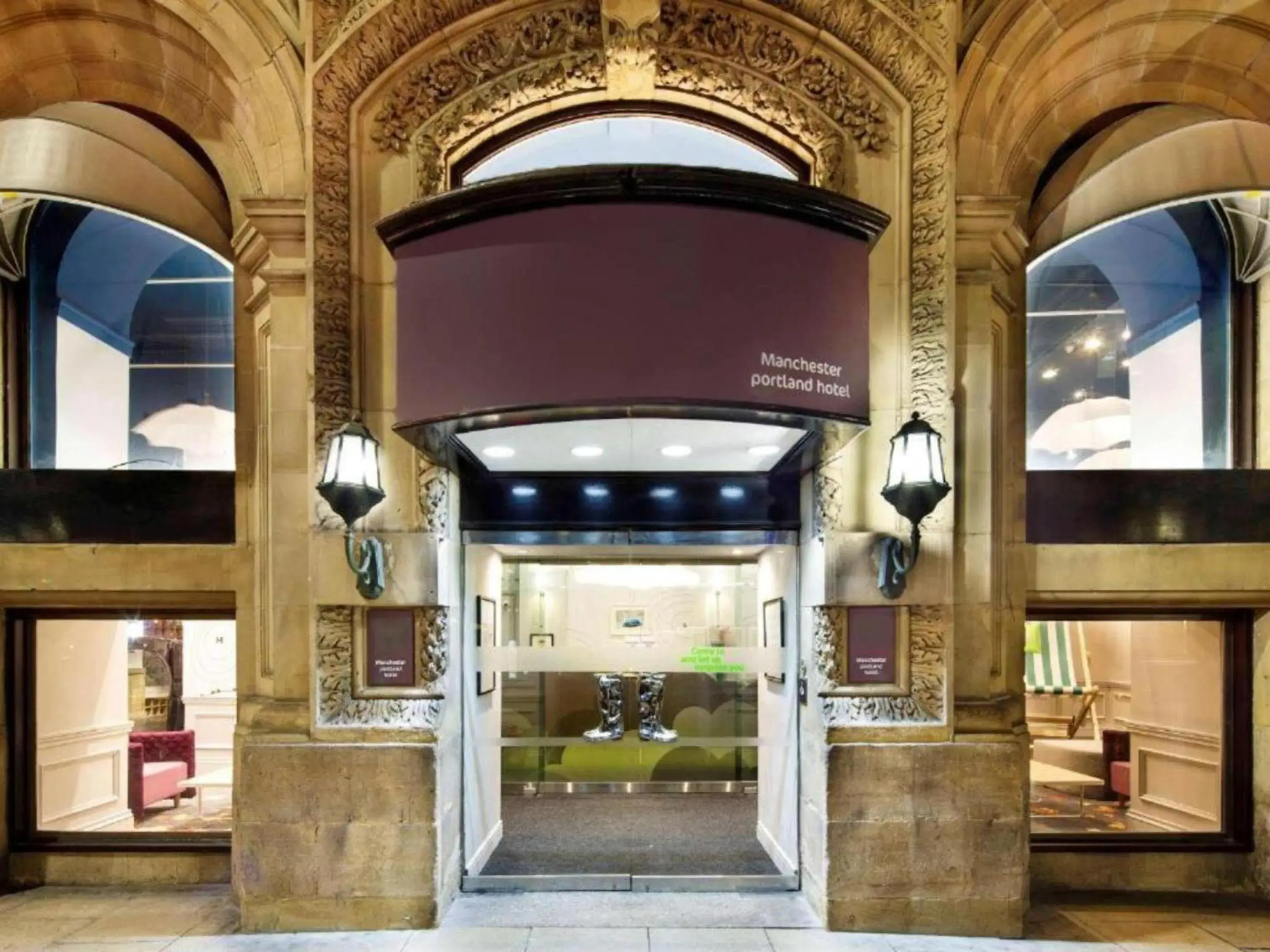 Facade/entrance in Manchester Portland By Sunday Facade/entrance in Manchester Portland By Sunday