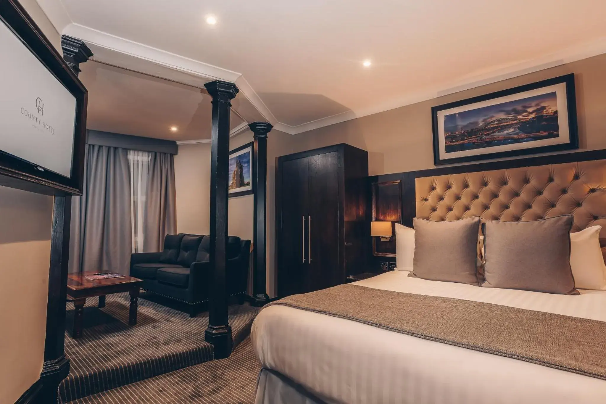 Seating area, Bed in The County Hotel Newcastle Seating area, Bed in The County Hotel Newcastle