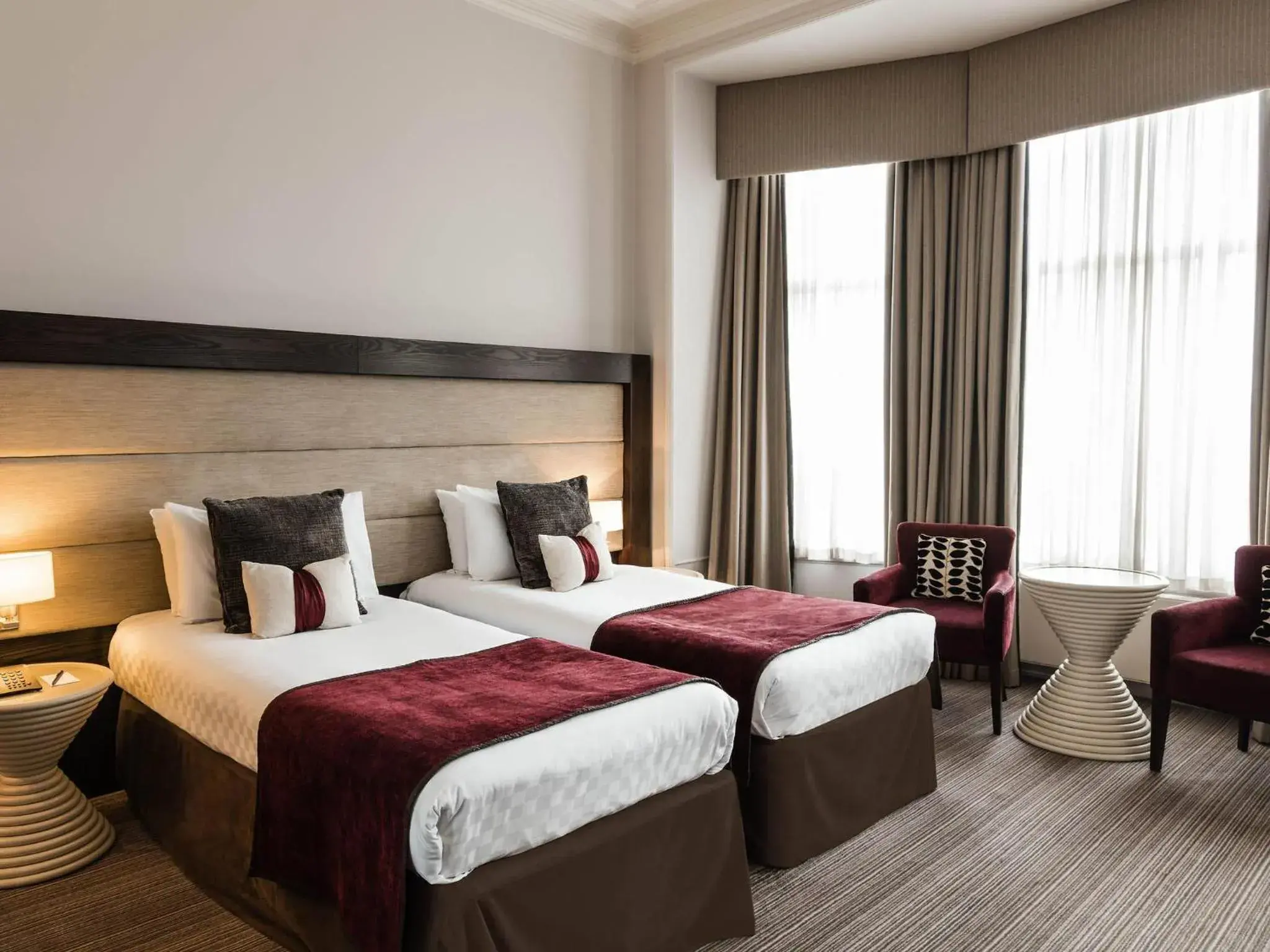 Bedroom, Bed in Mercure Aberdeen Caledonian Hotel Bedroom, Bed in Mercure Aberdeen Caledonian Hotel