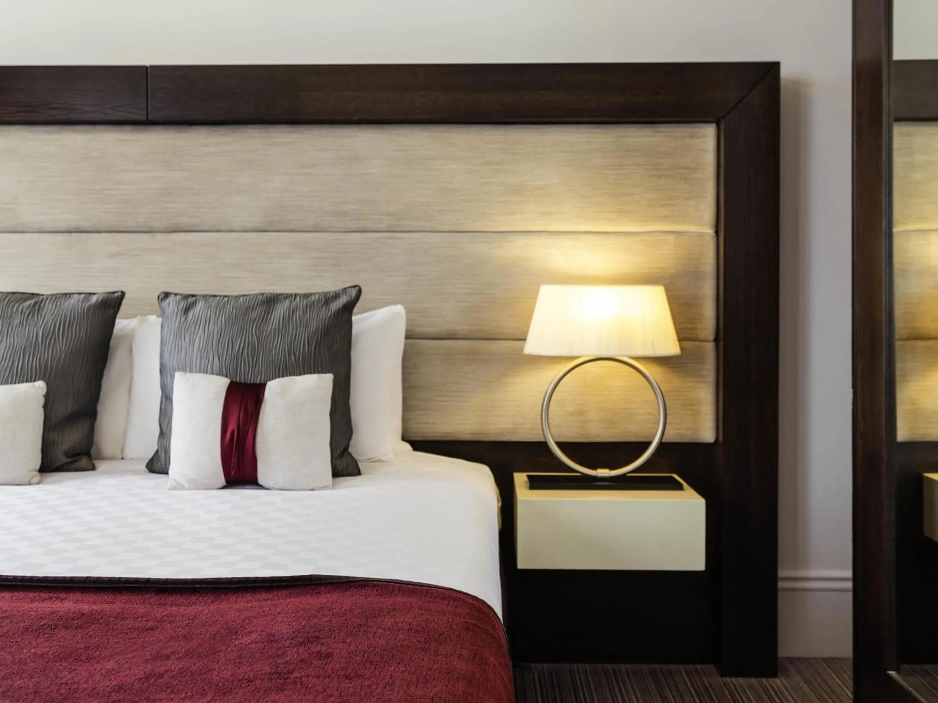 Bedroom, Bed in Mercure Aberdeen Caledonian Hotel Bedroom, Bed in Mercure Aberdeen Caledonian Hotel