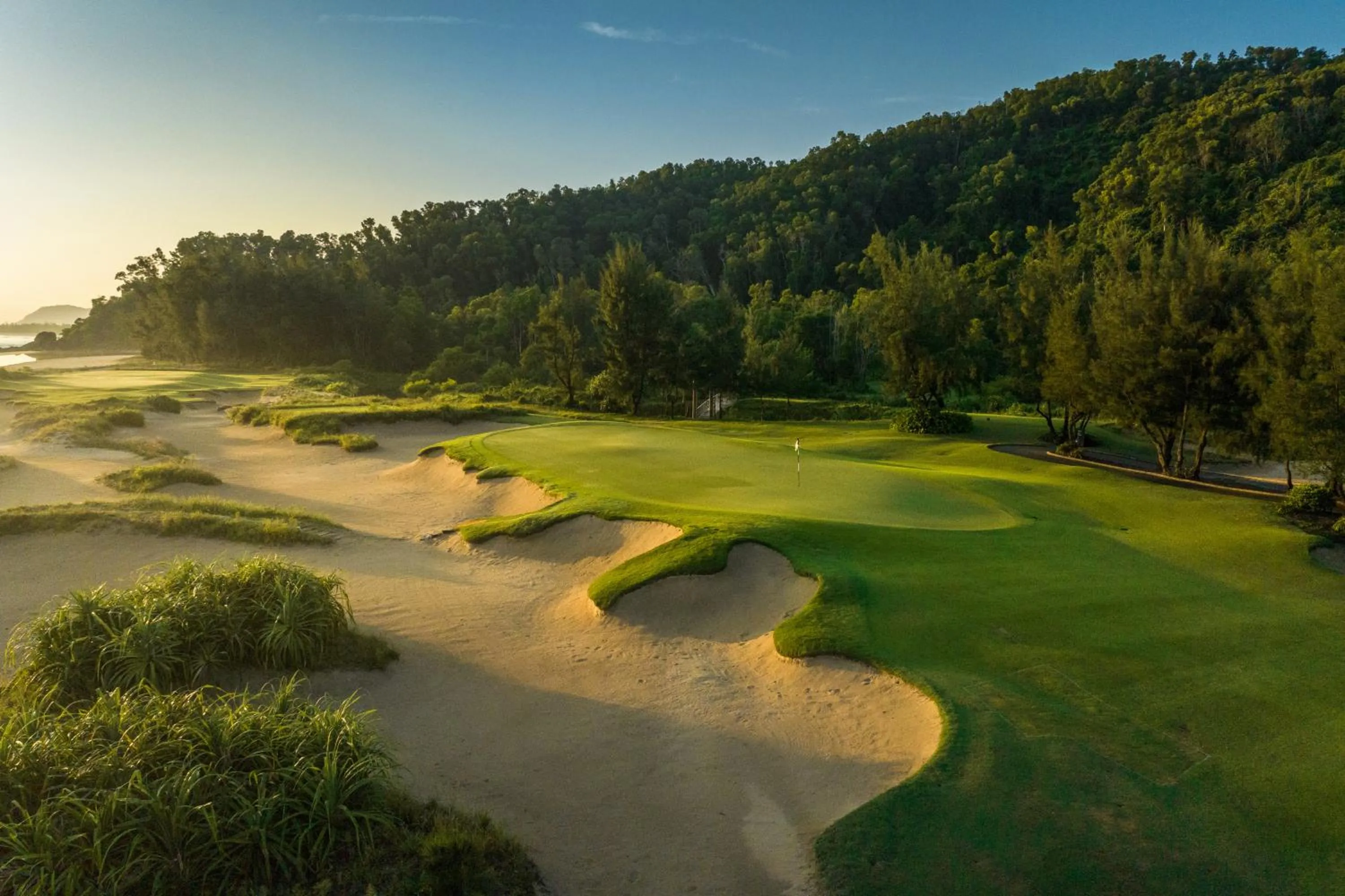 Golfcourse in Laguna Parkside Lăng Cô