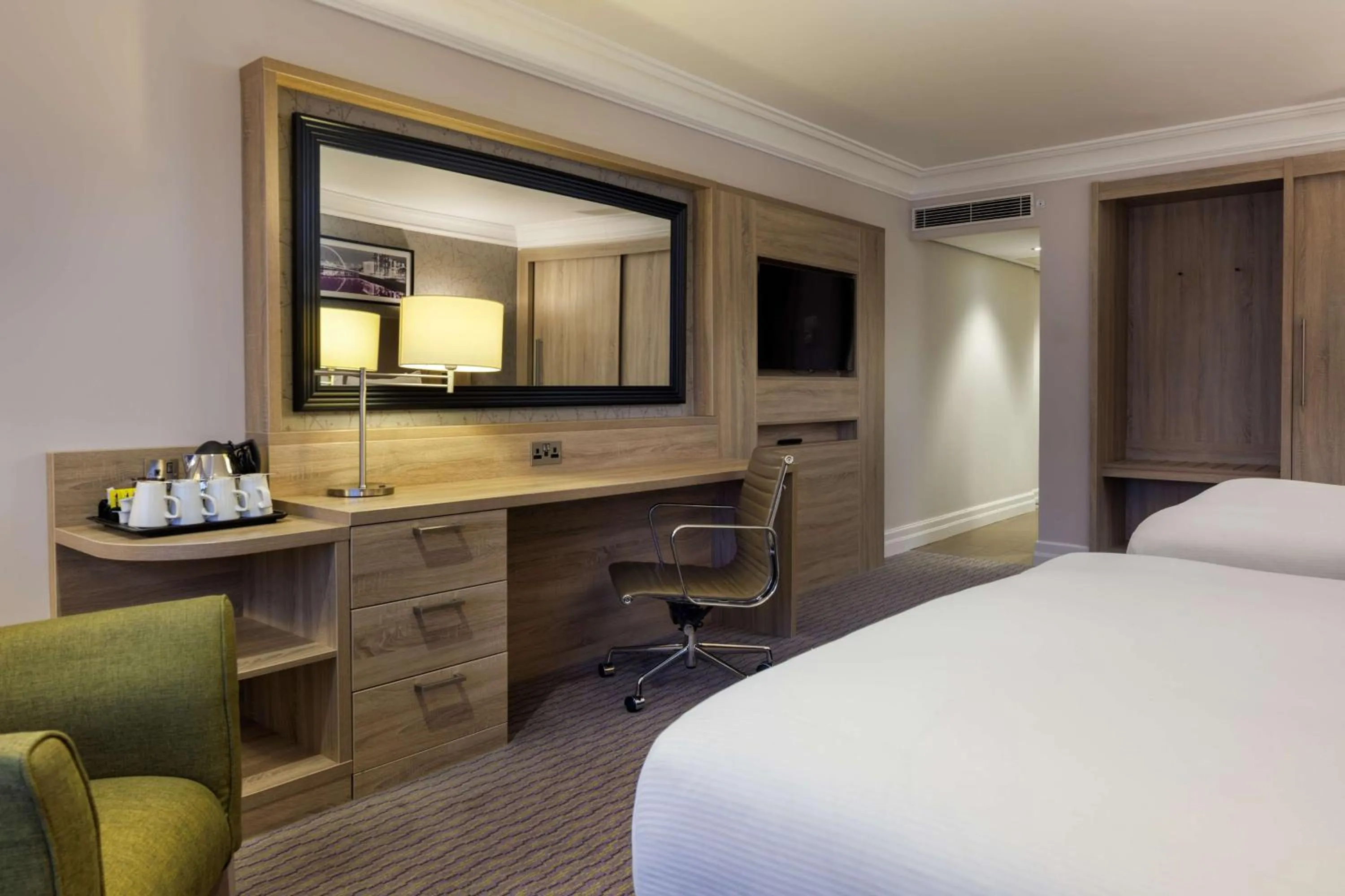 Photo of the whole room, Bed in DoubleTree by Hilton Glasgow Central
