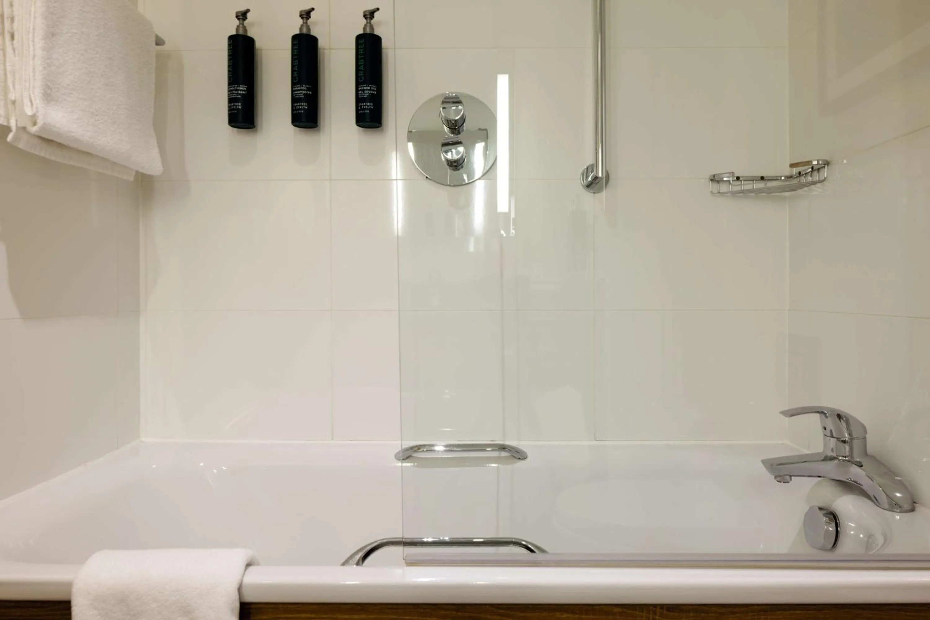 Photo of the whole room in DoubleTree by Hilton Glasgow Central