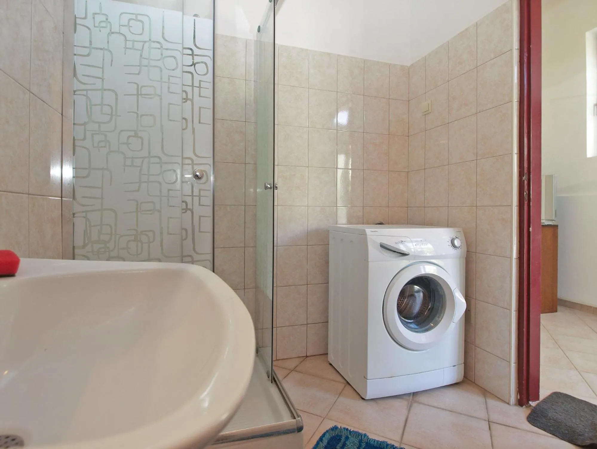 Shower in Apartment Sonja 695