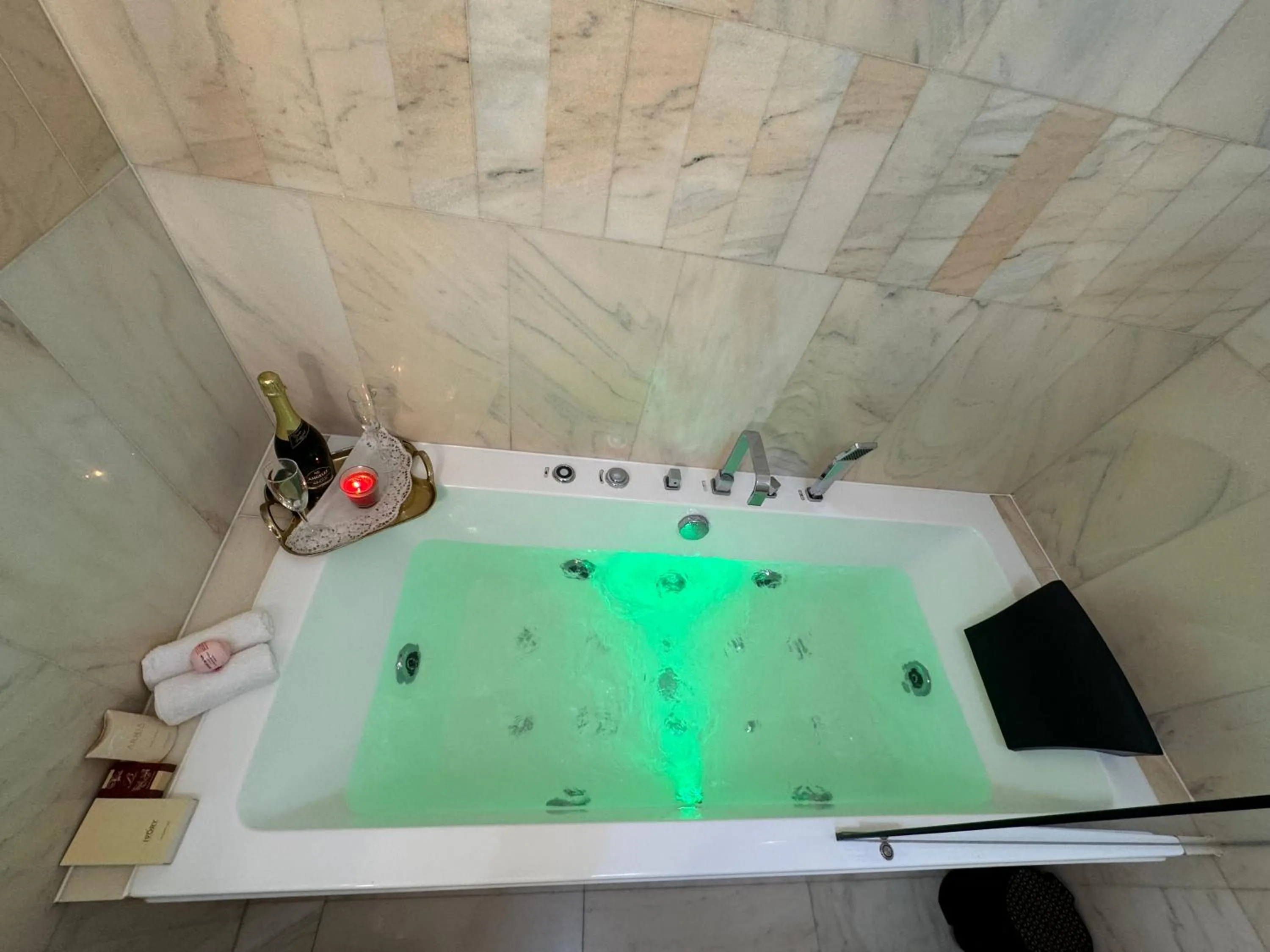 Hot Tub in Cetatea Medievala