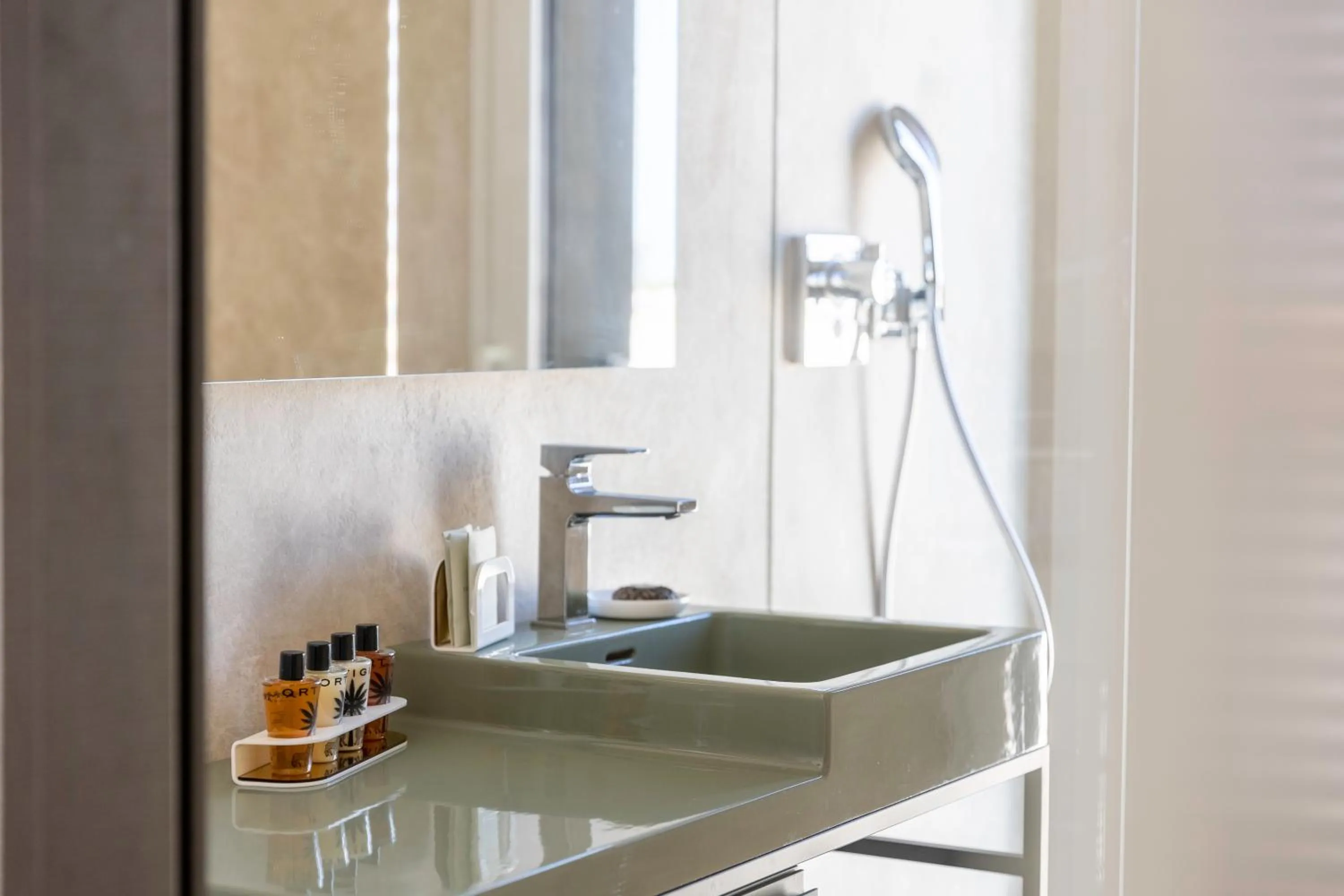 Bathroom in Ceccarini 9 home suite home