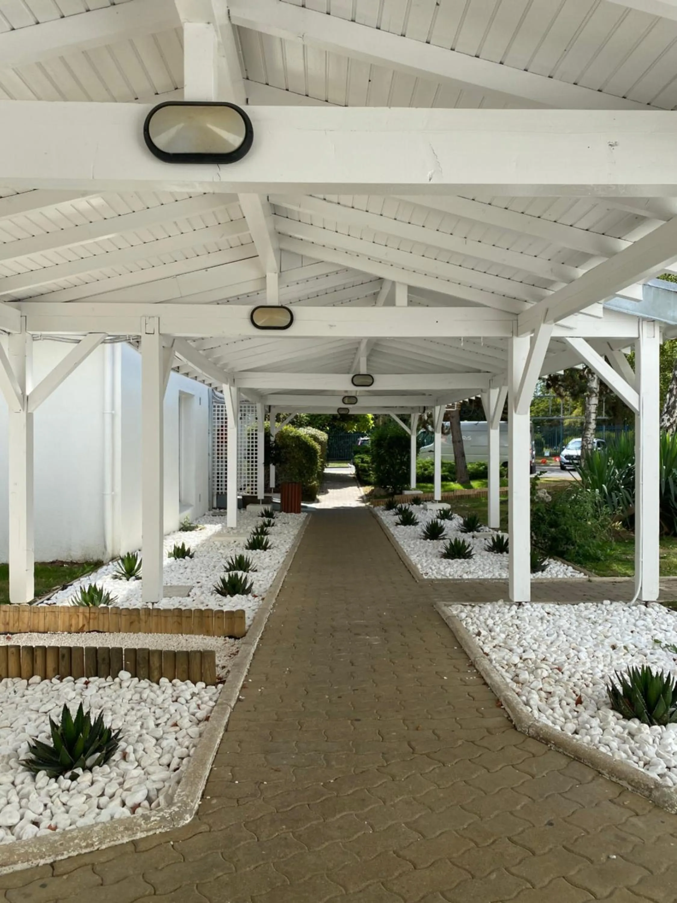 Property building in Greet Hôtel Villeneuve la Garenne - rénové