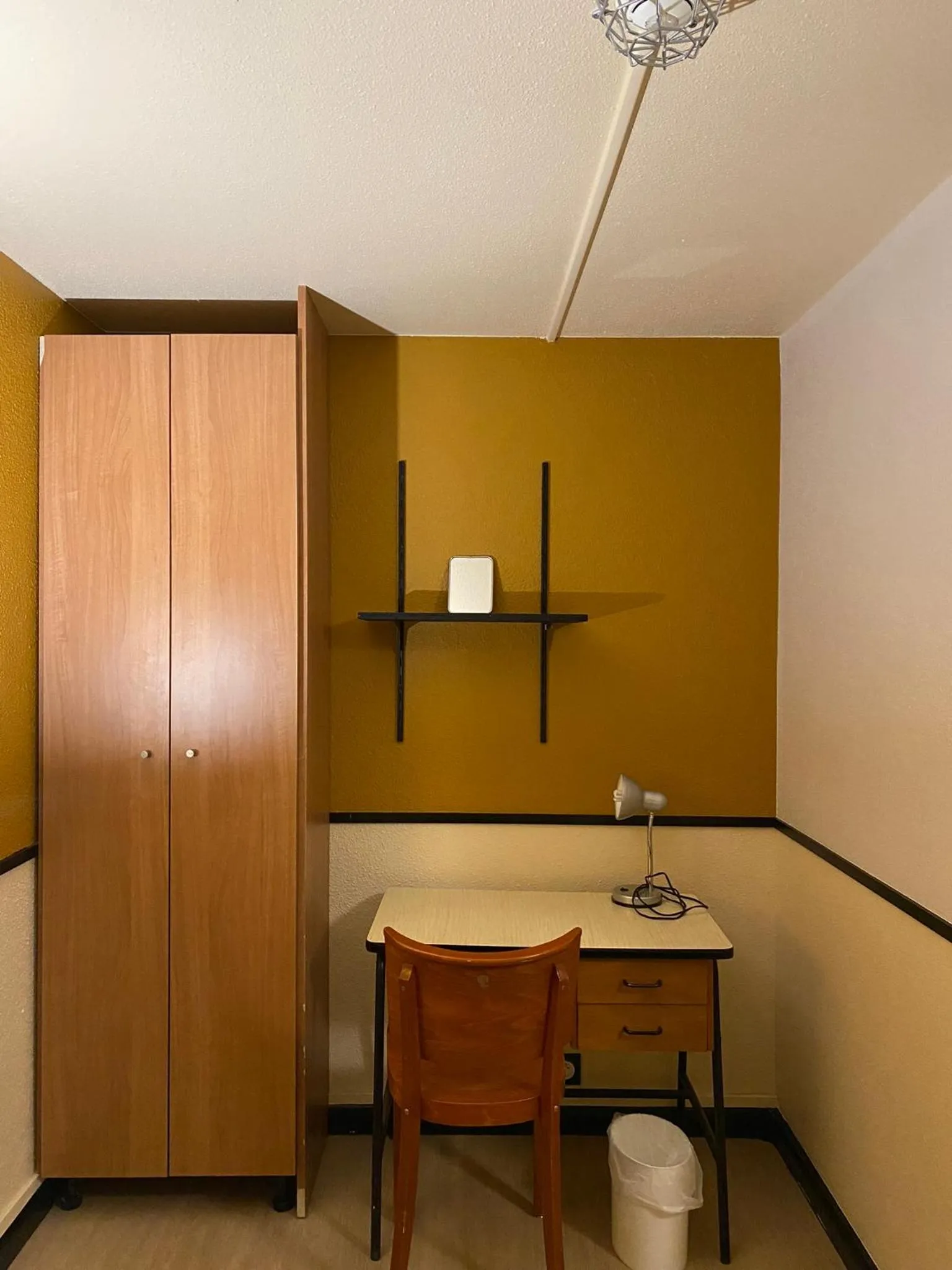 Bedroom in Greet Hôtel Villeneuve la Garenne - rénové