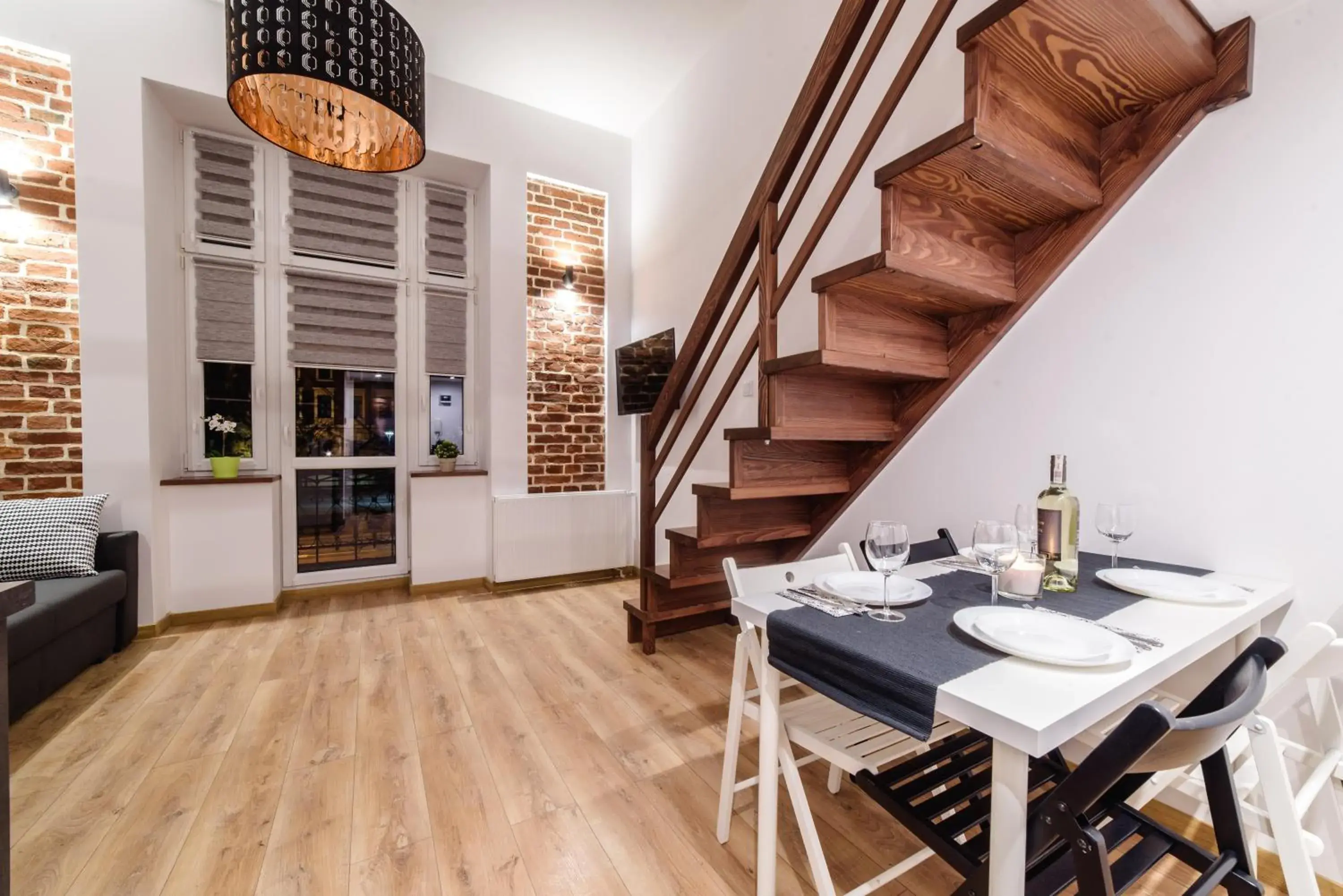 Maisonette in 2 Nights Apartments - great location, right next to Main Rail and Bus Station, 10 min to Main Square by foot Maisonette in 2 Nights Apartments - great location, right next to Main Rail and Bus Station, 10 min to Main Square by foot