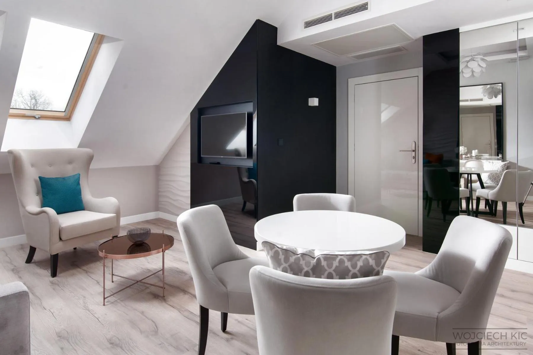 TV and multimedia in My Story Sopot Apartments