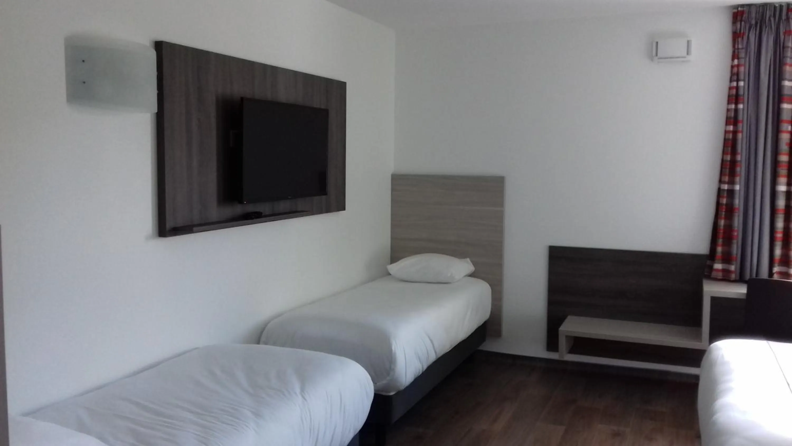 Bed in Hotel Arena Toulouse
