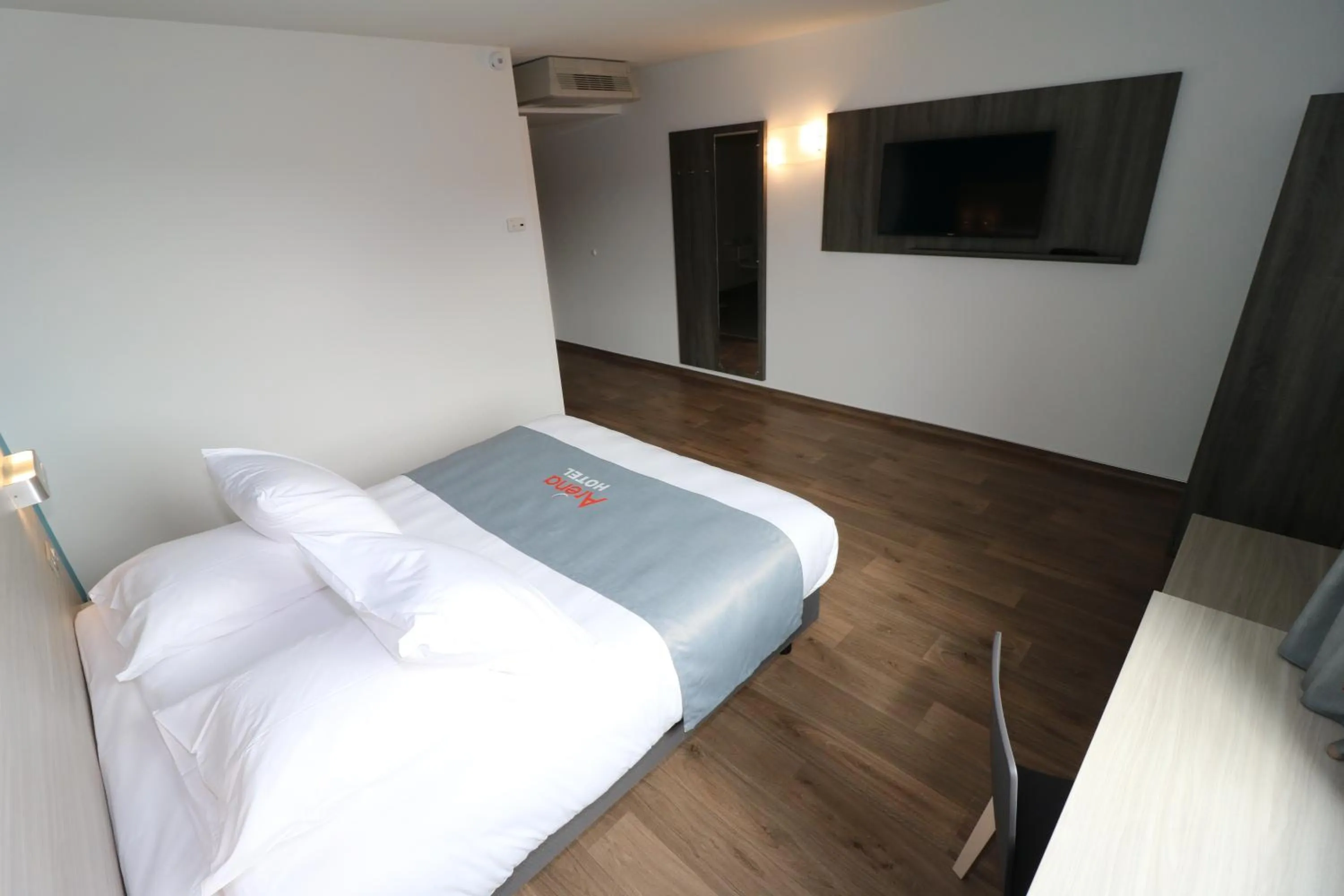 Bed in Hotel Arena Toulouse