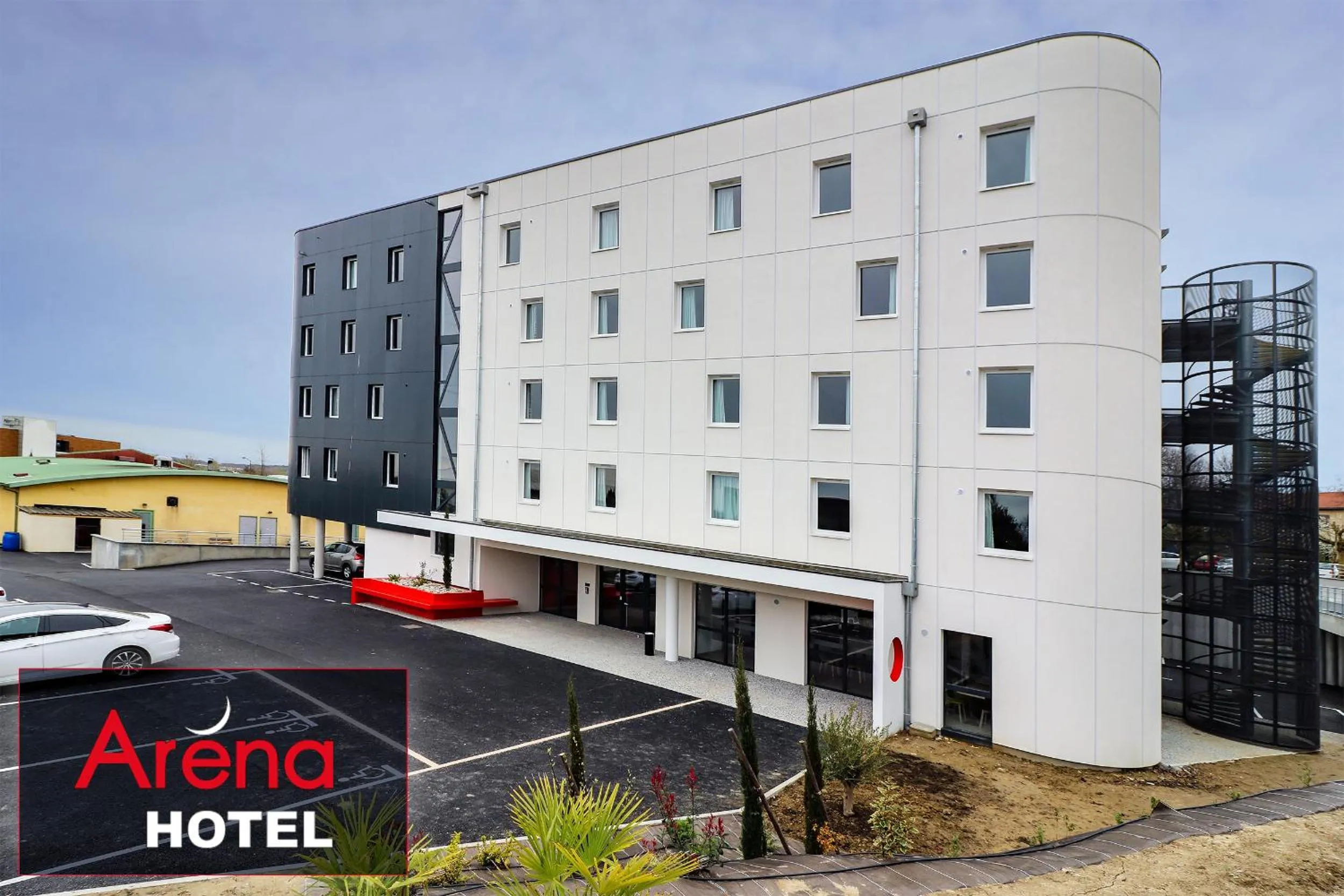 Facade/entrance in Hotel Arena Toulouse