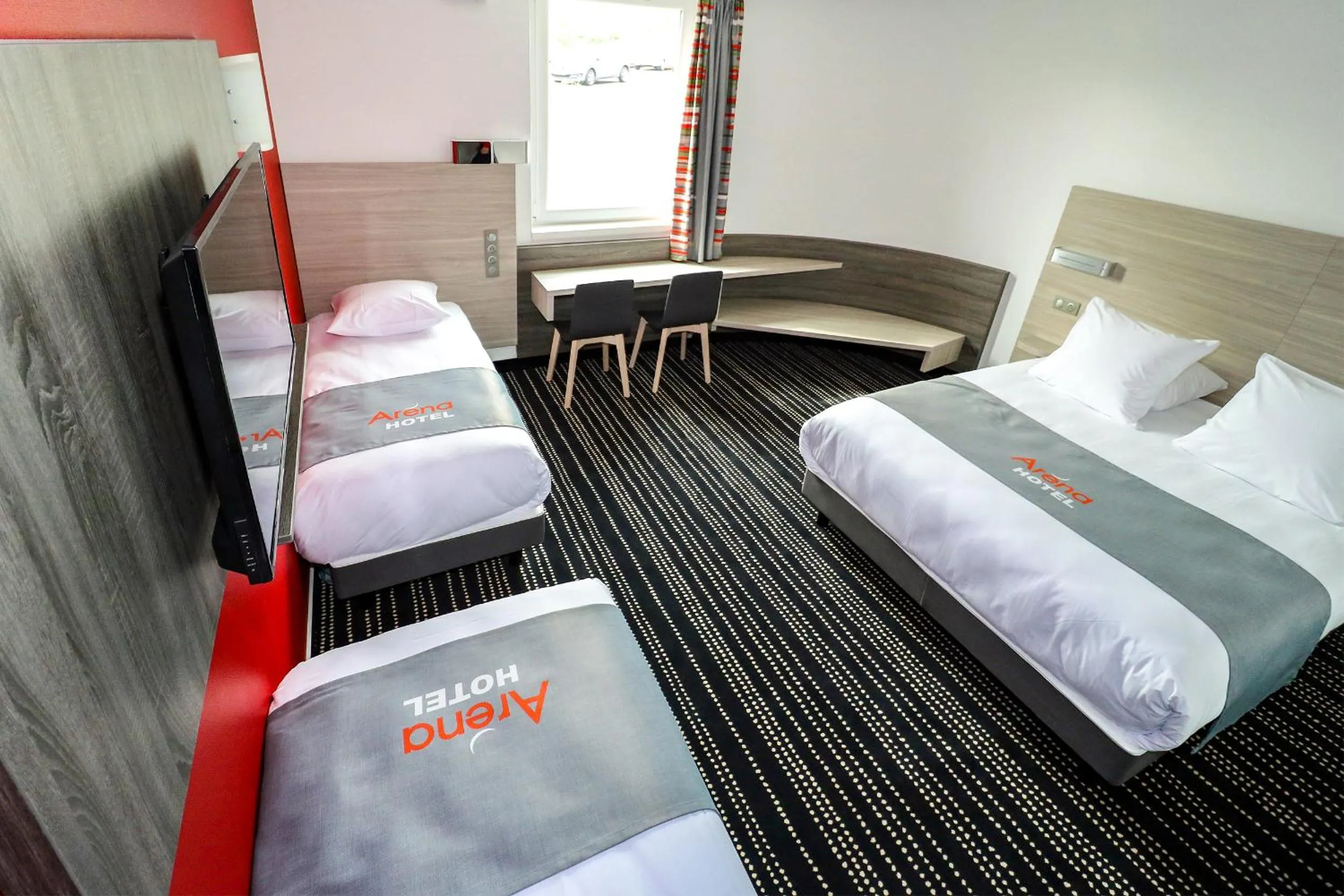 Photo of the whole room, Bed in Hotel Arena Toulouse