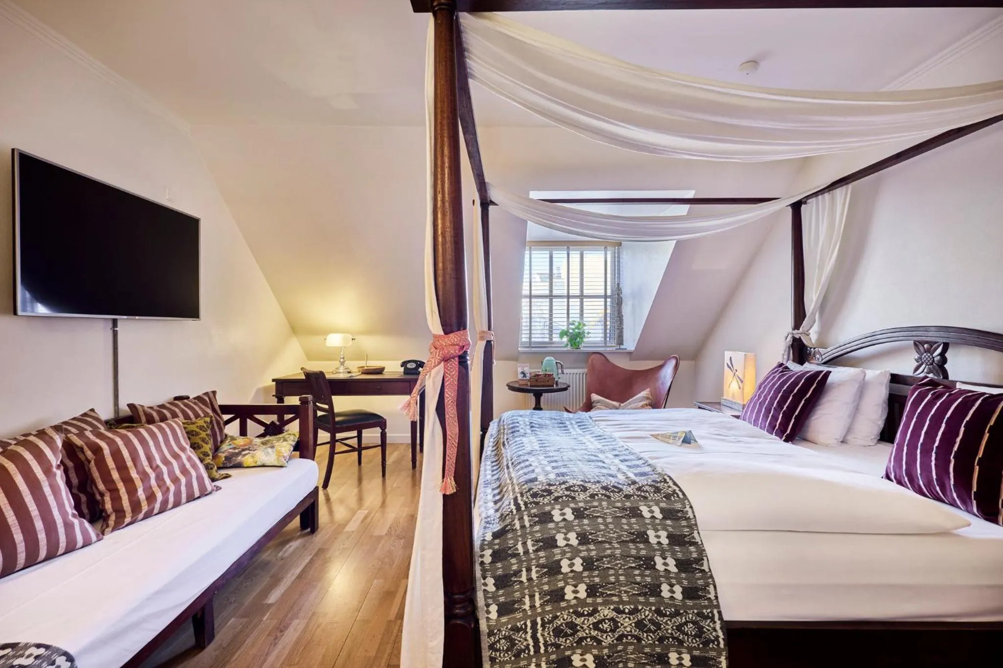 Bedroom, Bed in 66 Guldsmeden