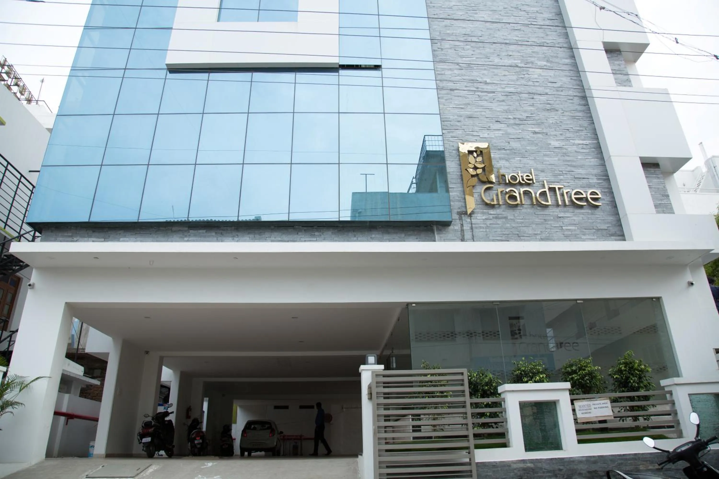 Hotel Grand Tree