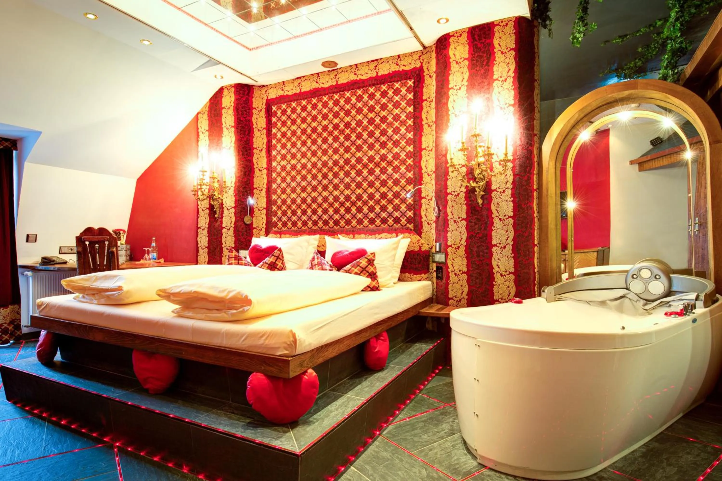 Photo of the whole room, Bed in ALLVITALIS Traumhotel