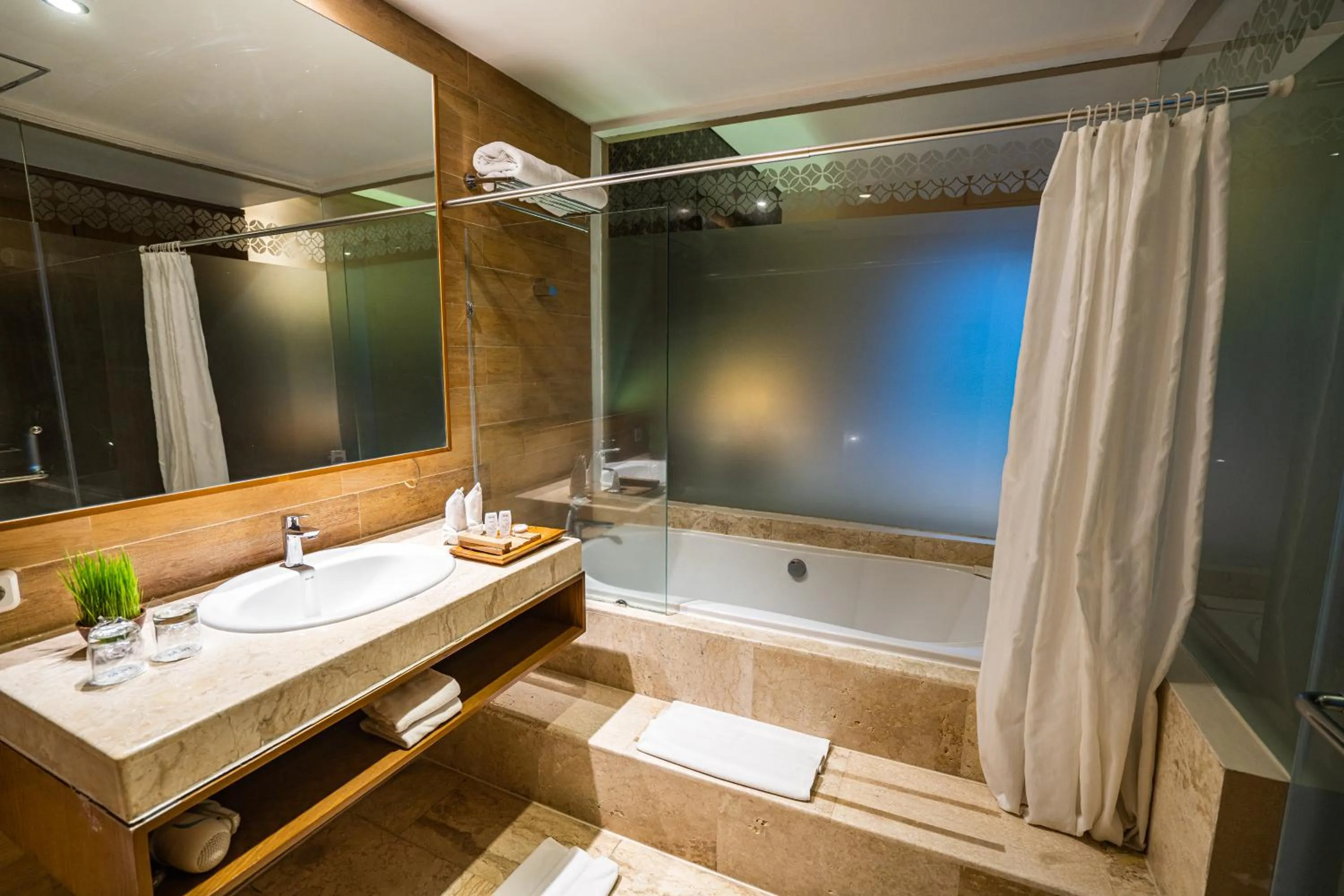 Bathroom in Abhayagiri - Sumberwatu Heritage Resort