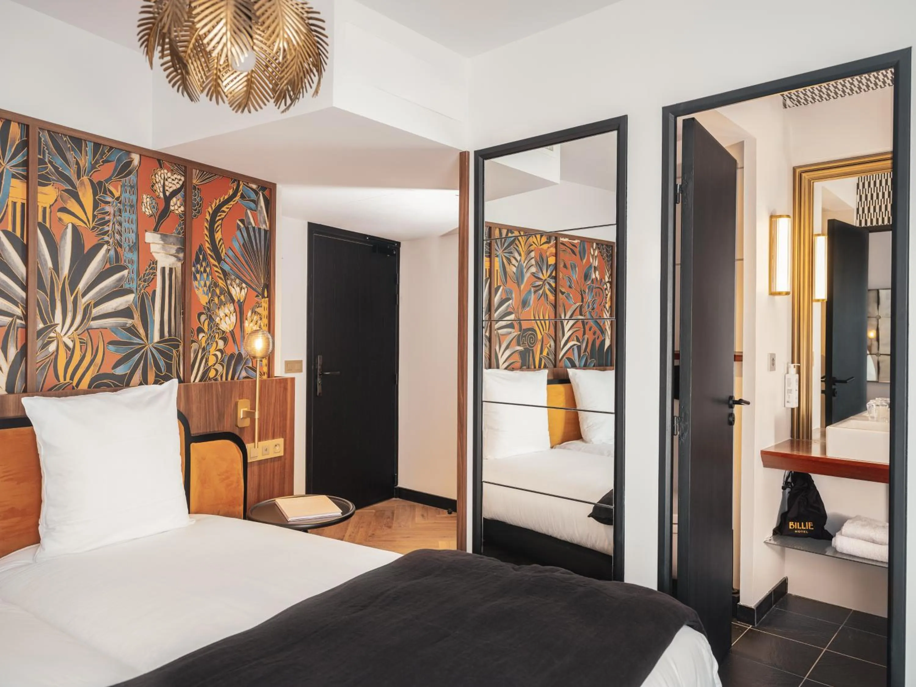Bed in Billie Hôtel
