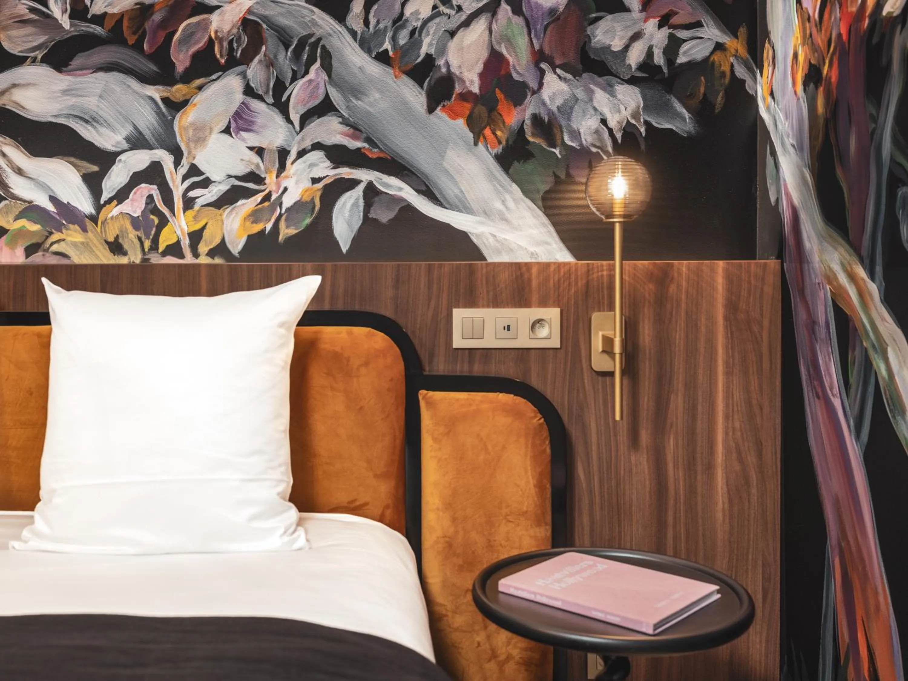 Bed in Billie Hôtel