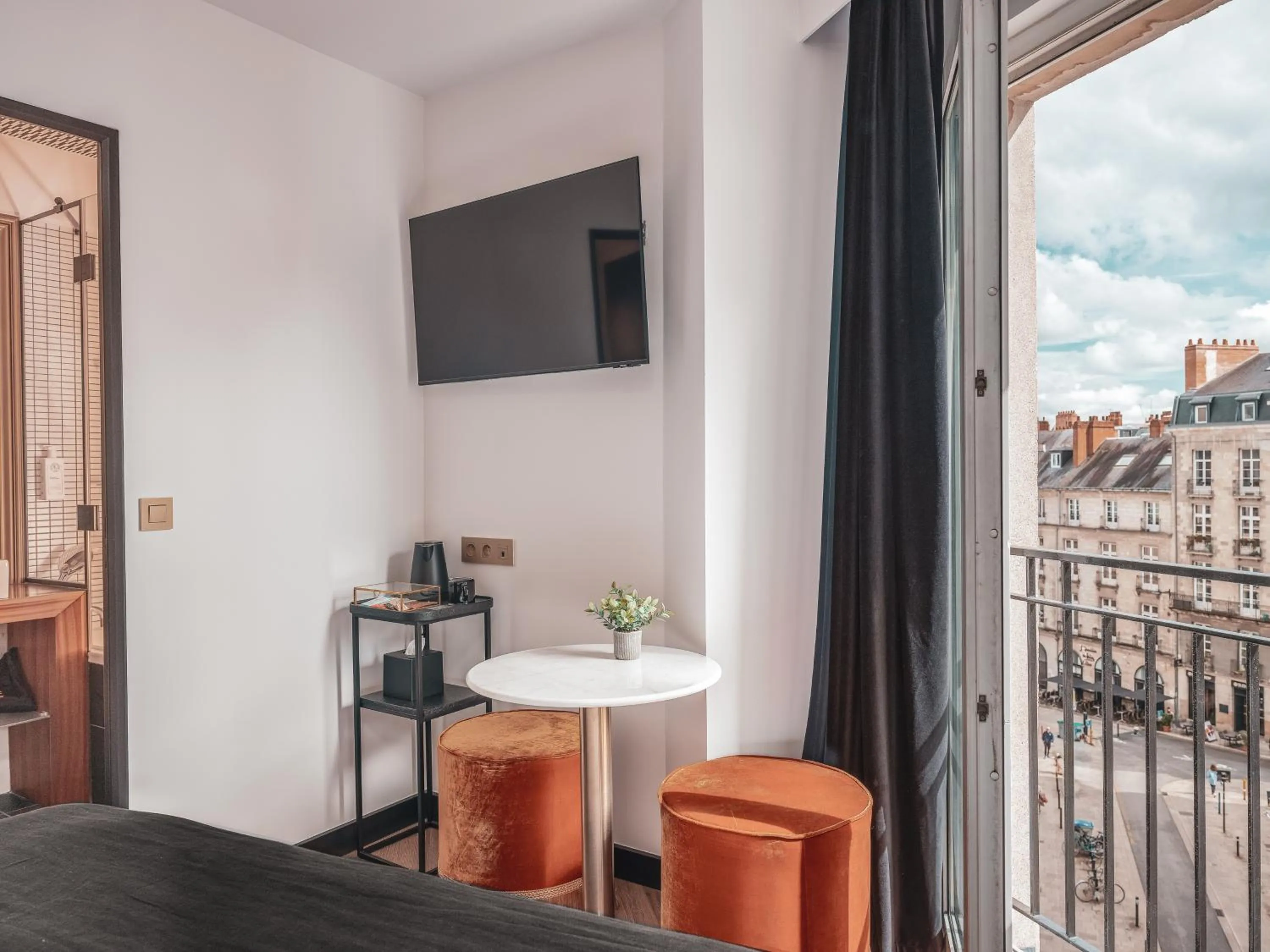 City view in Billie Hôtel