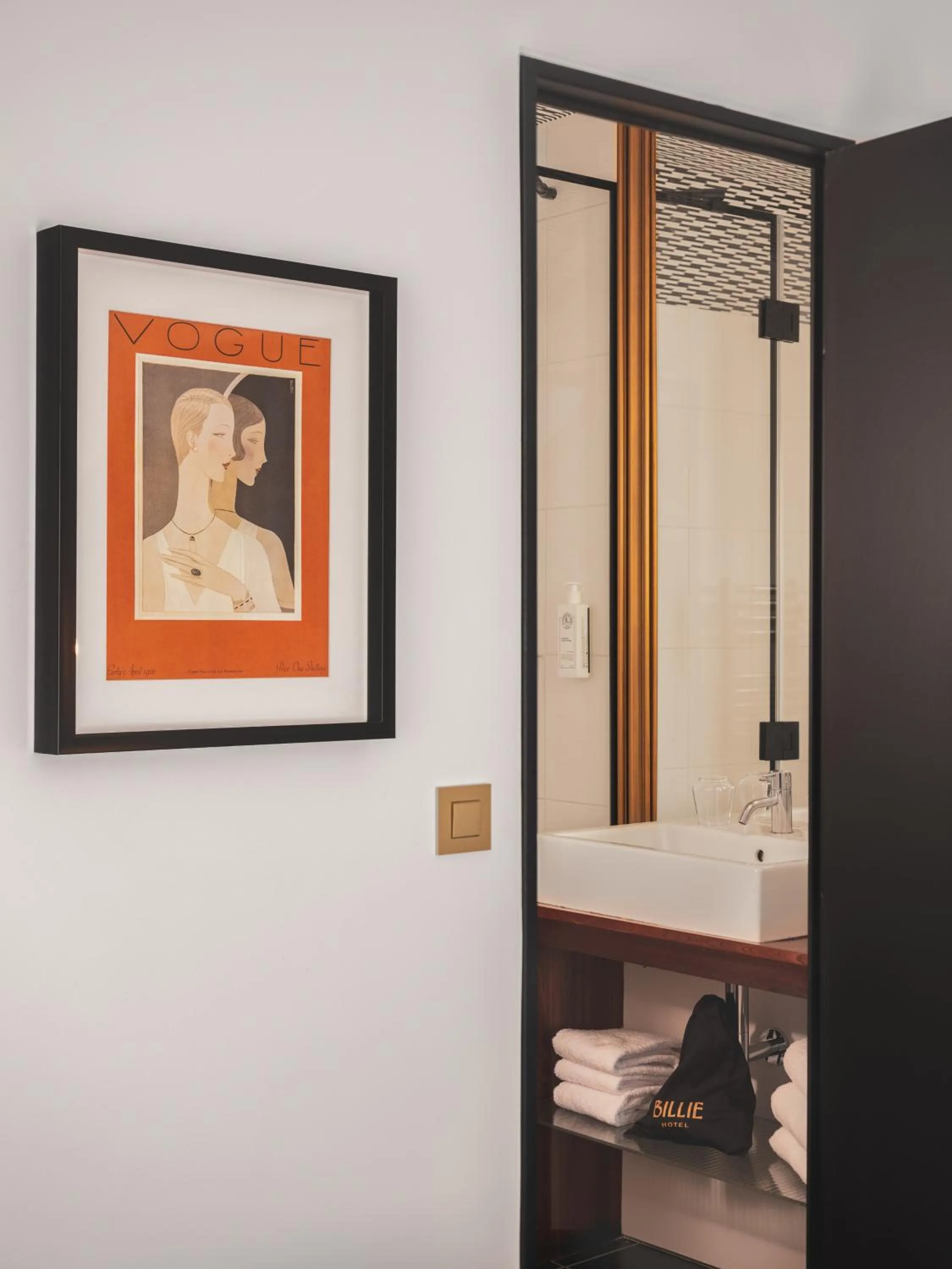 Bathroom in Billie Hôtel
