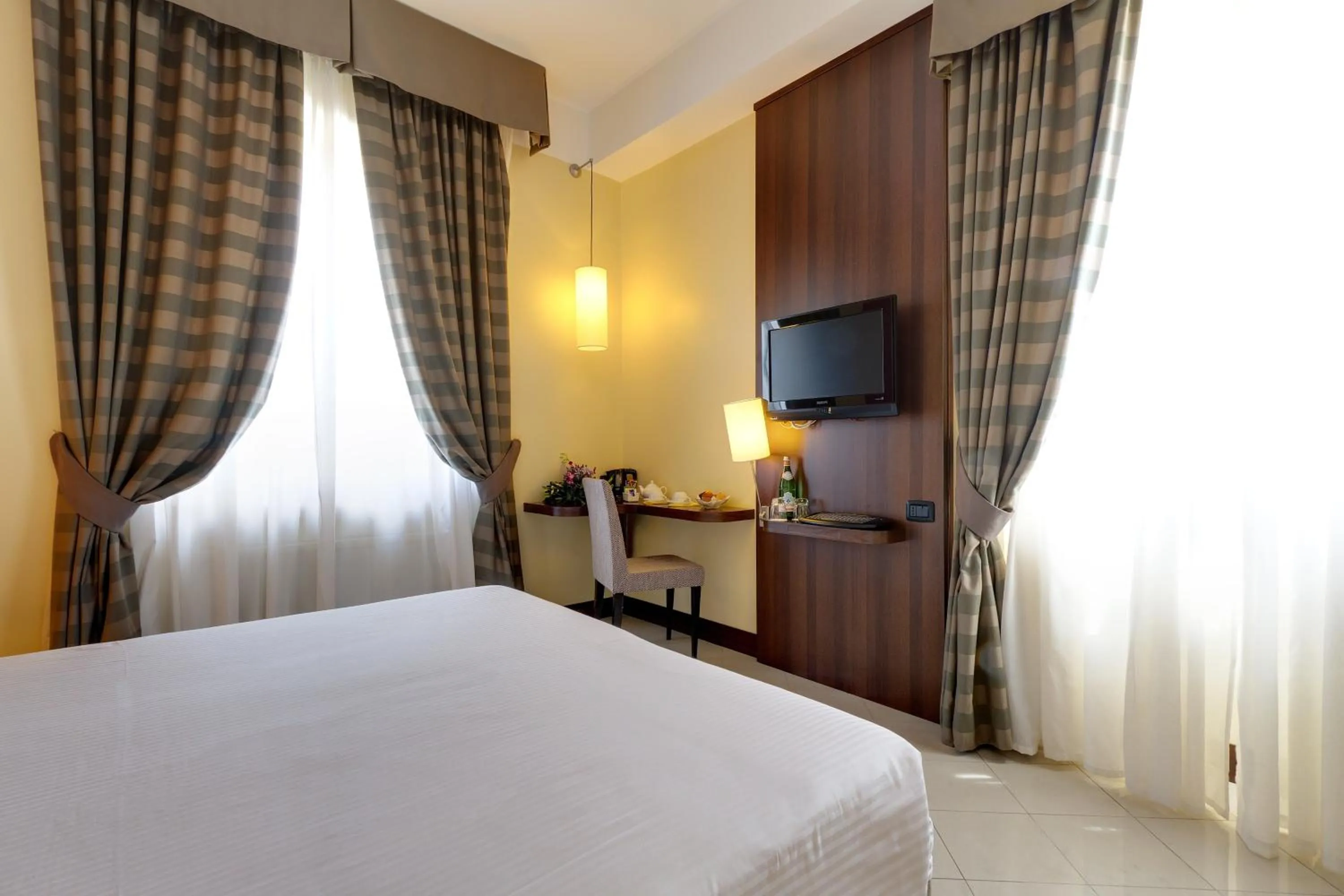 Photo of the whole room, Bed in TH Roma - Carpegna Palace