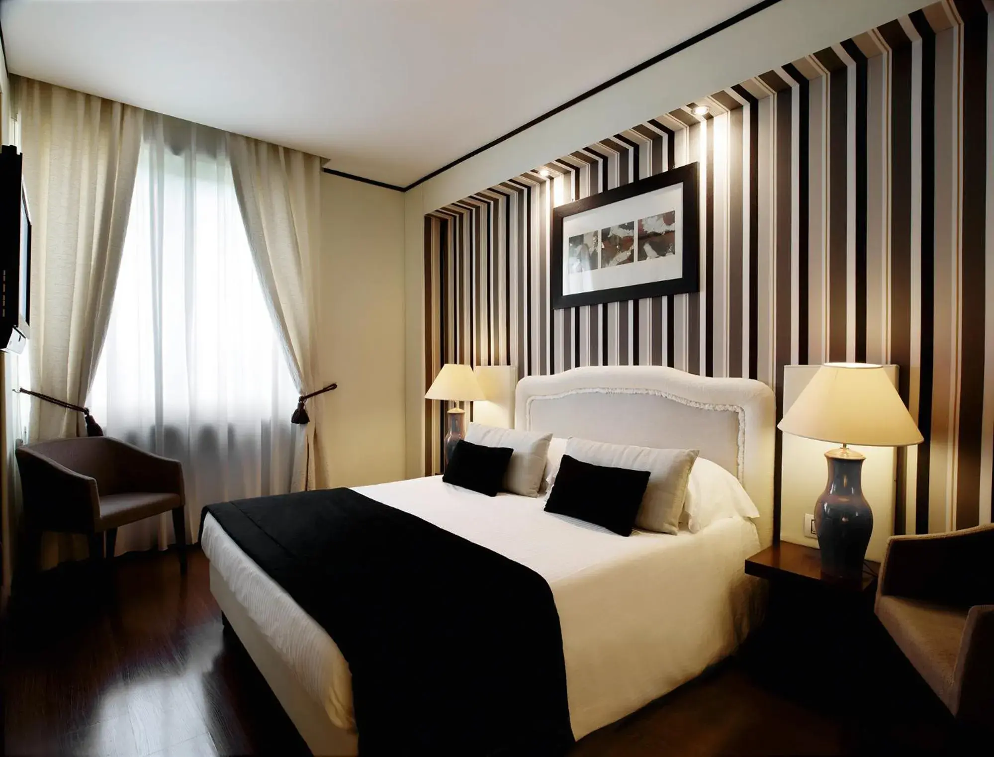 Photo of the whole room, Bed in TH Roma - Carpegna Palace Photo of the whole room, Bed in TH Roma - Carpegna Palace