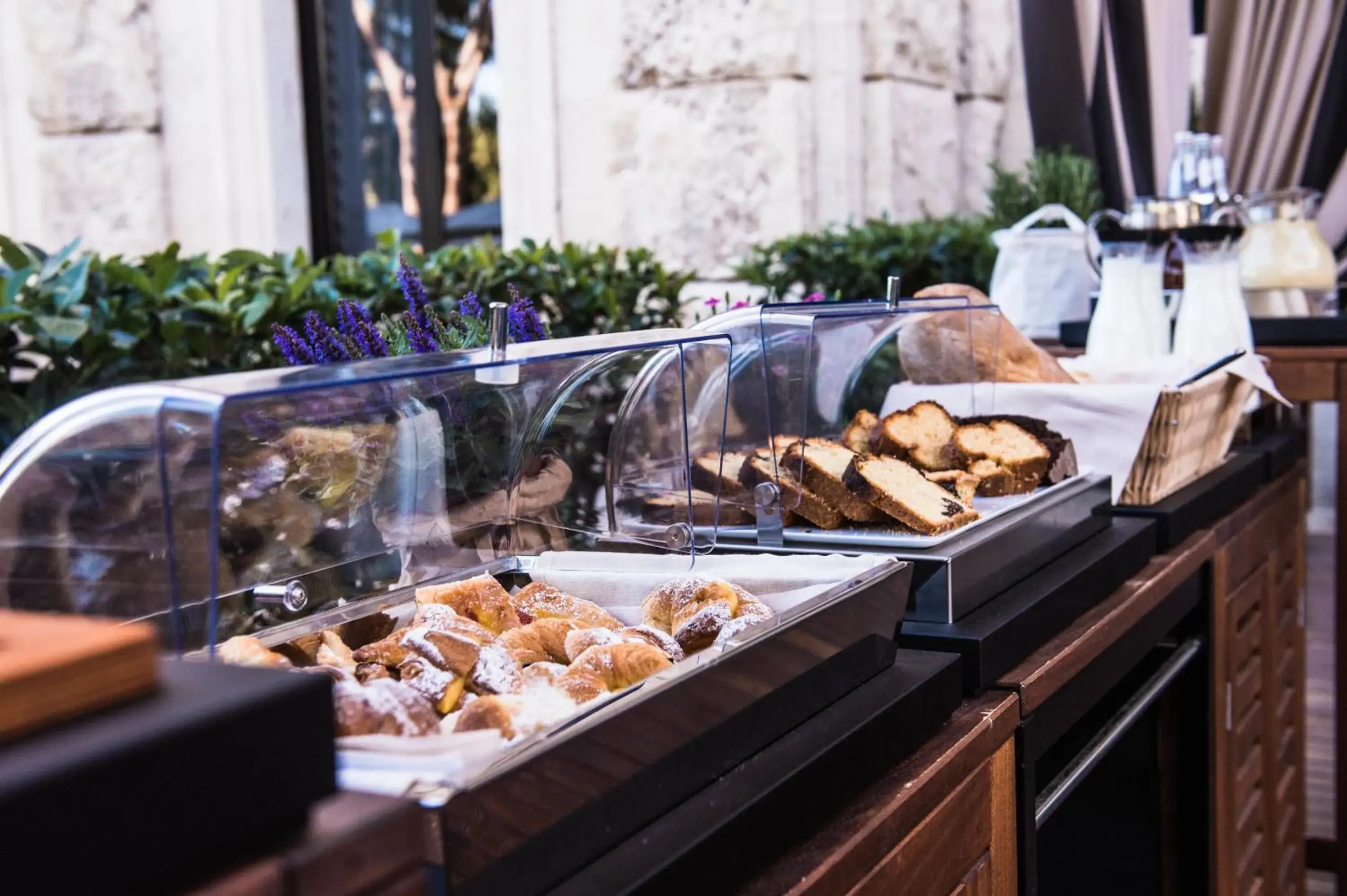 Breakfast in TH Roma - Carpegna Palace Breakfast in TH Roma - Carpegna Palace