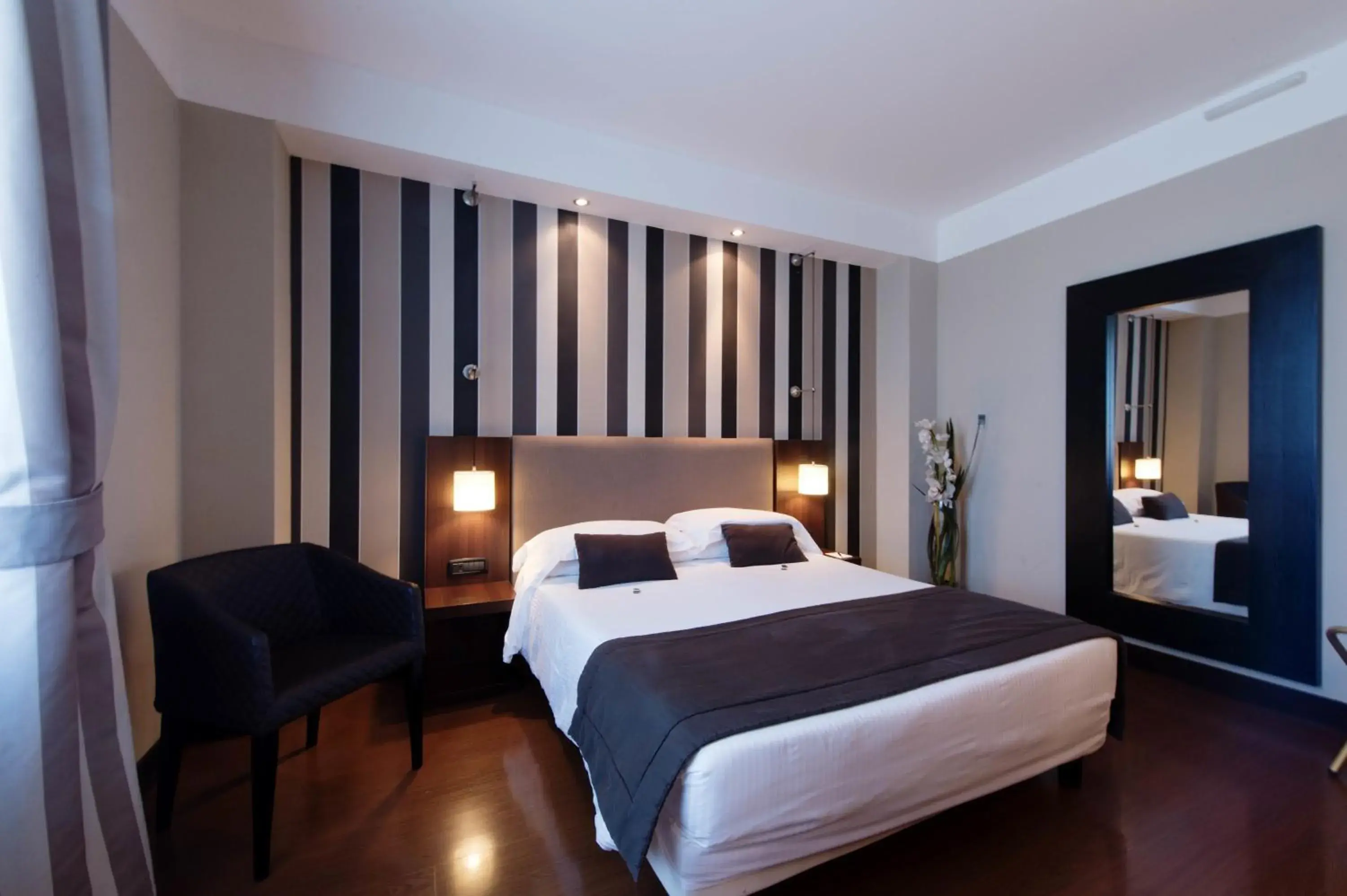 Photo of the whole room, Bed in TH Roma - Carpegna Palace Photo of the whole room, Bed in TH Roma - Carpegna Palace