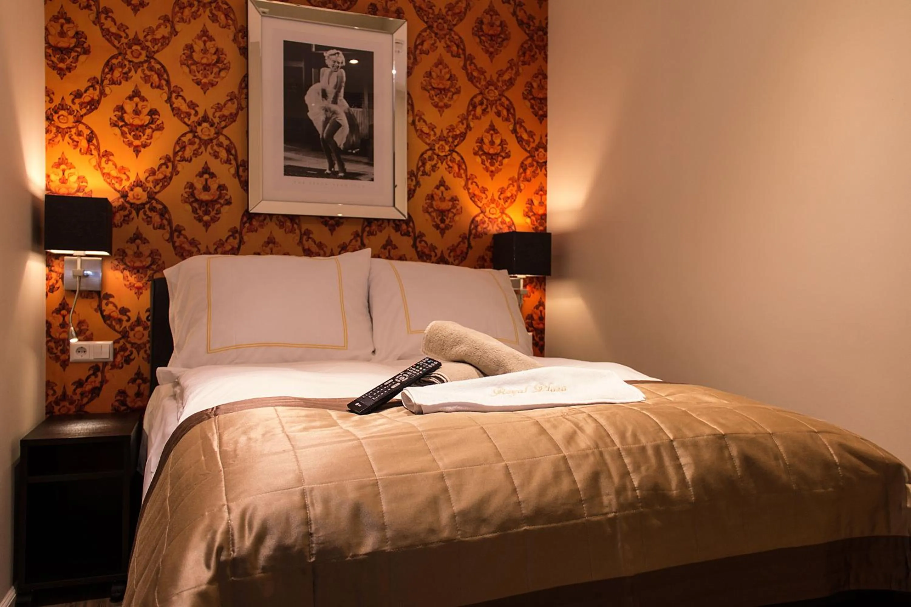 Bed in Royal Plaza Hotel Amsterdam