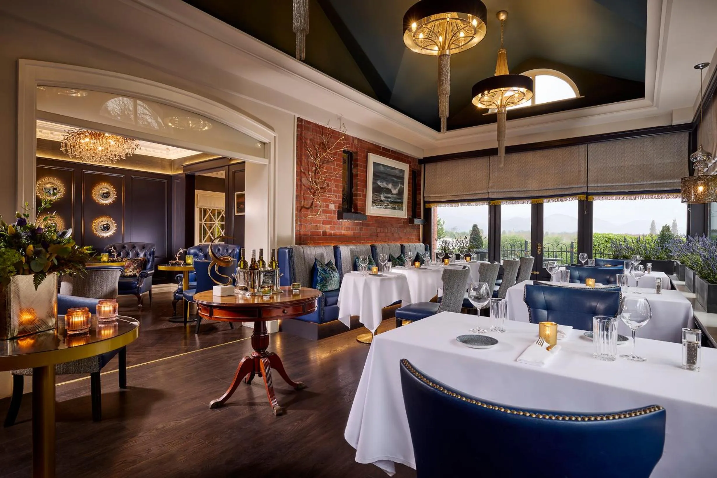 Lounge or bar in Killarney Randles Hotel