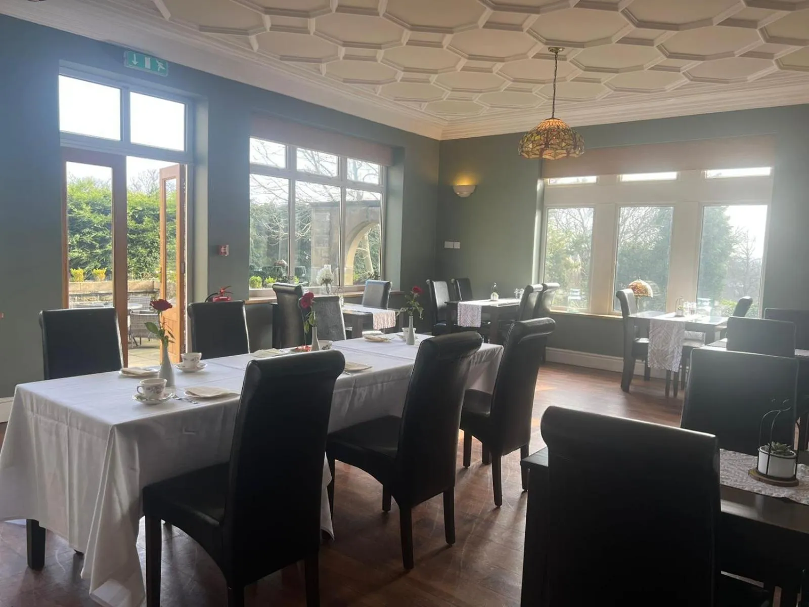 Restaurant/places to eat in Heath Cottage Hotel