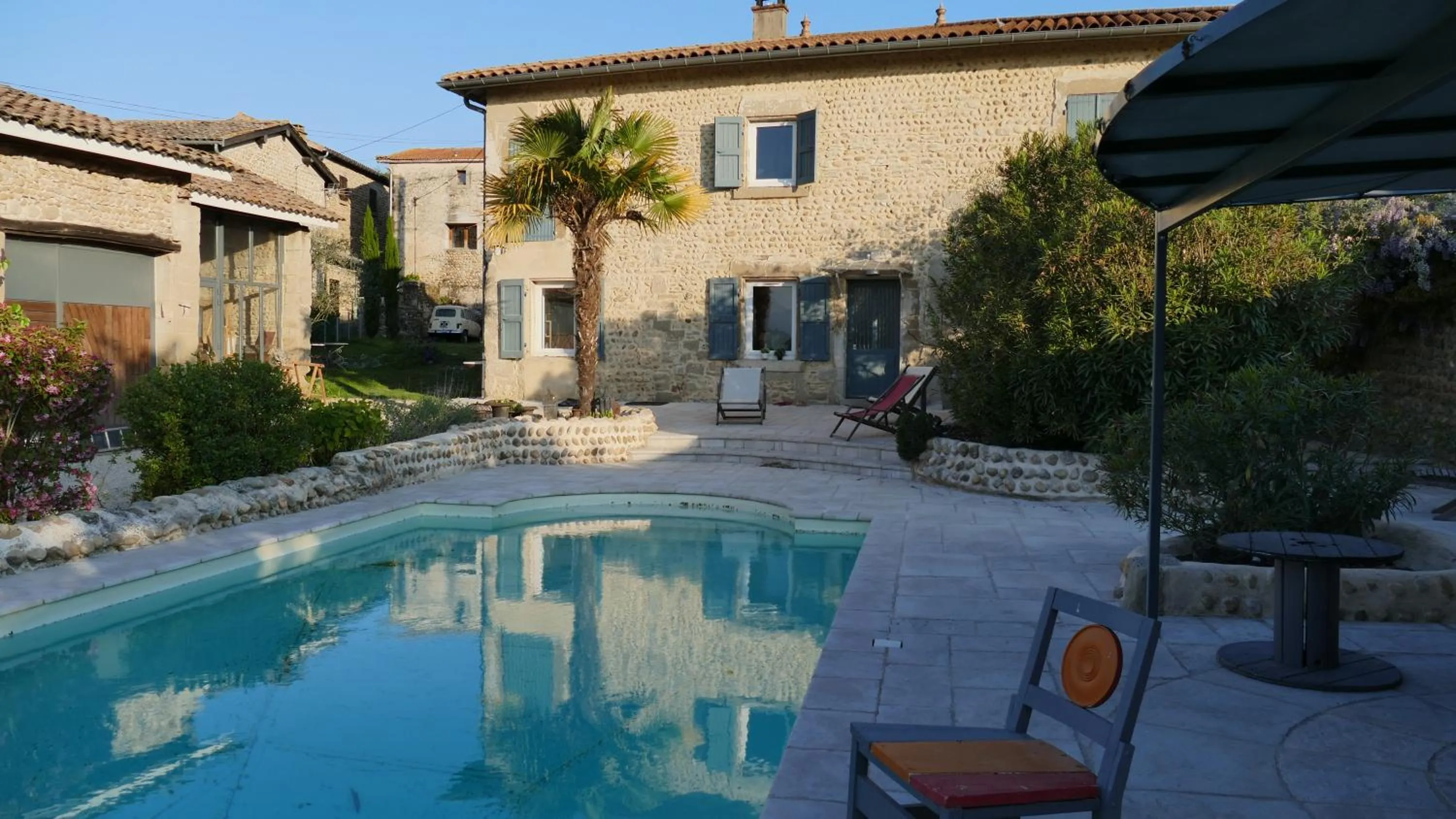 Facade/entrance in A la belle histoire