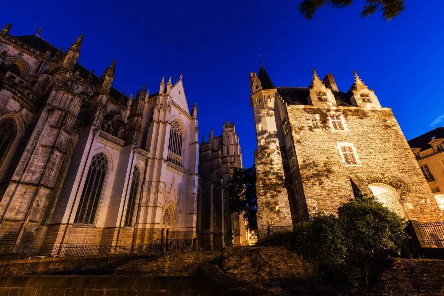 Location in Hôtel La Pérouse