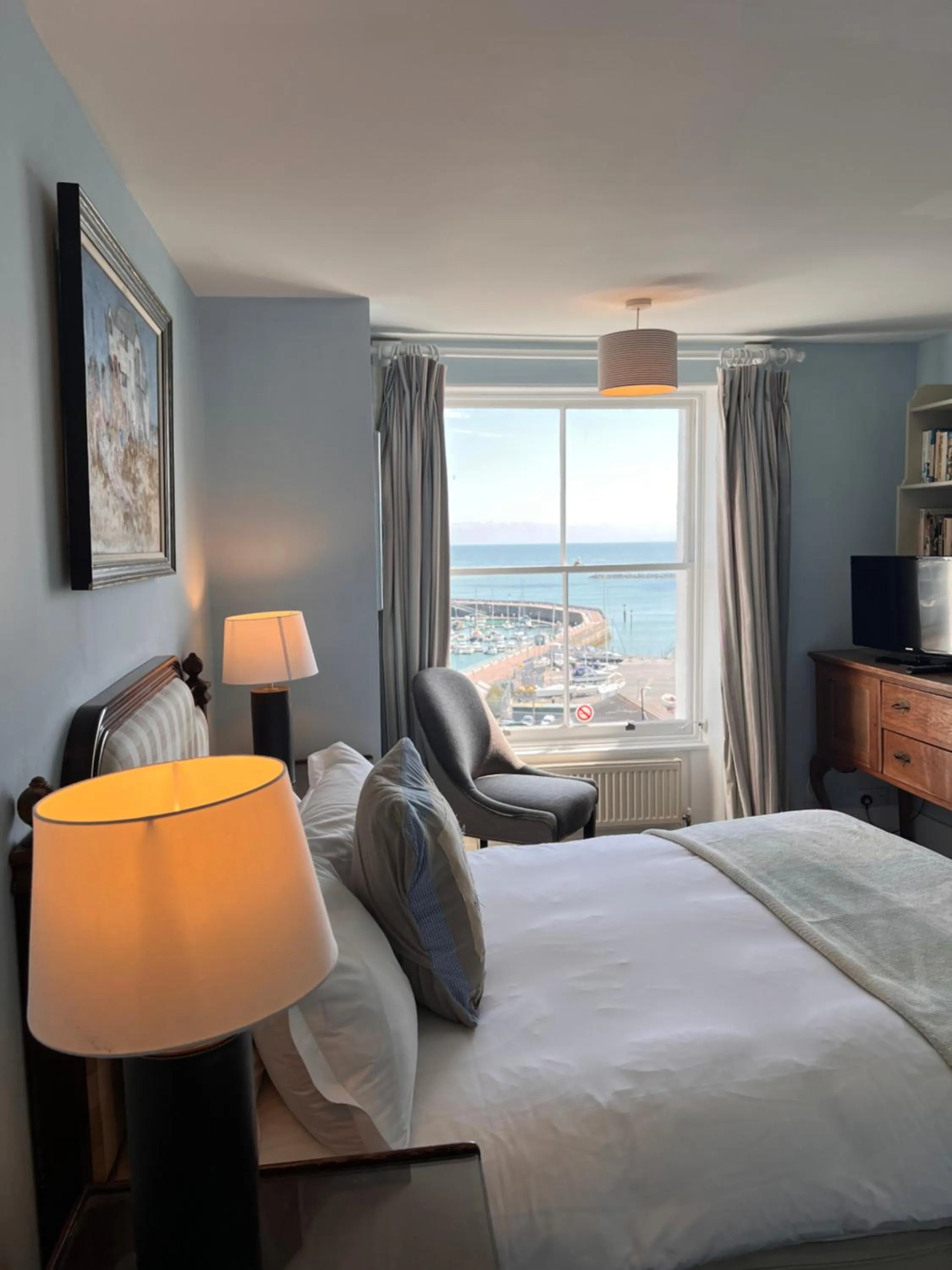 Photo of the whole room, Bed in The Royal Harbour Hotel