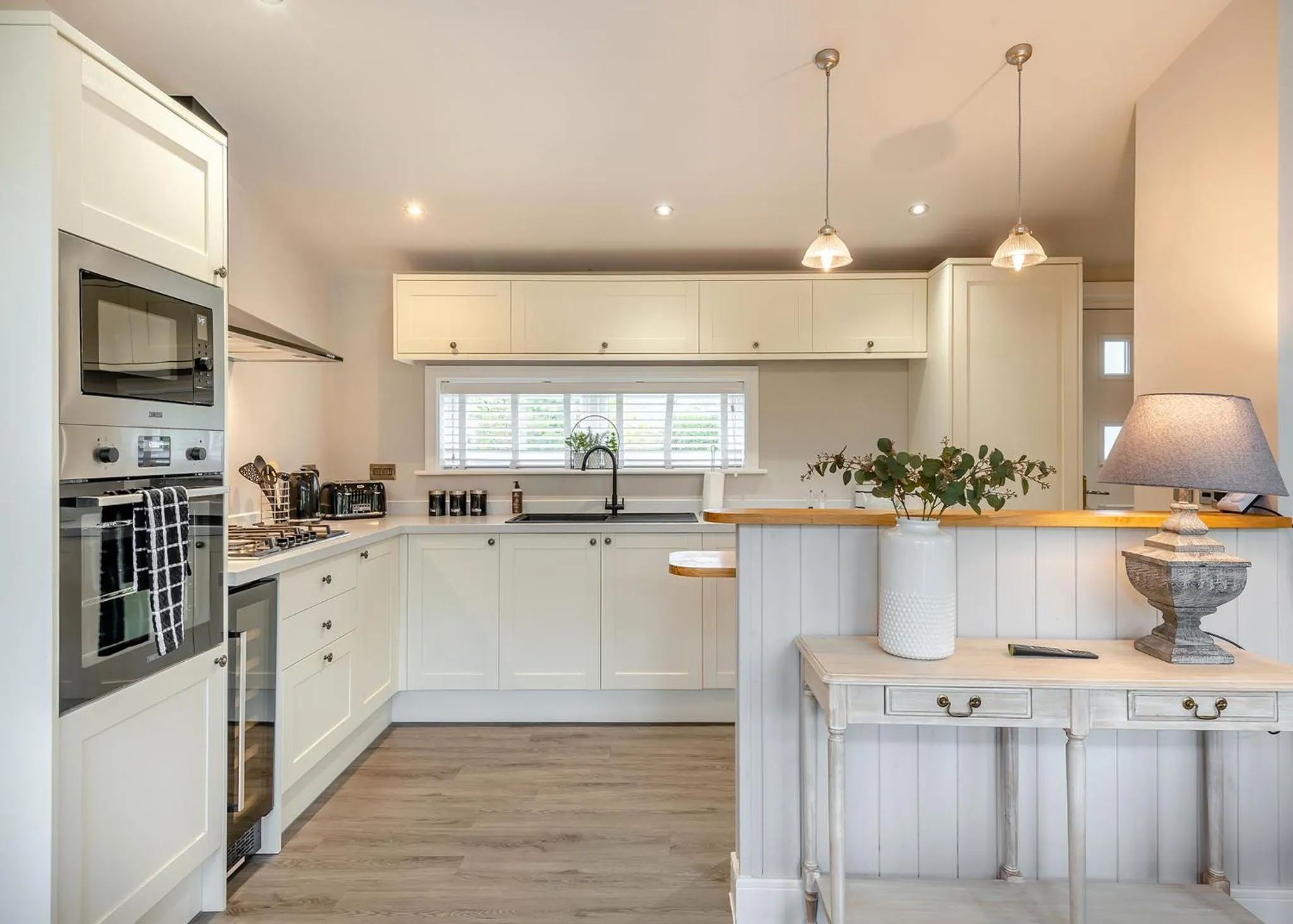 Property building in Woodhall Country Park Lodges