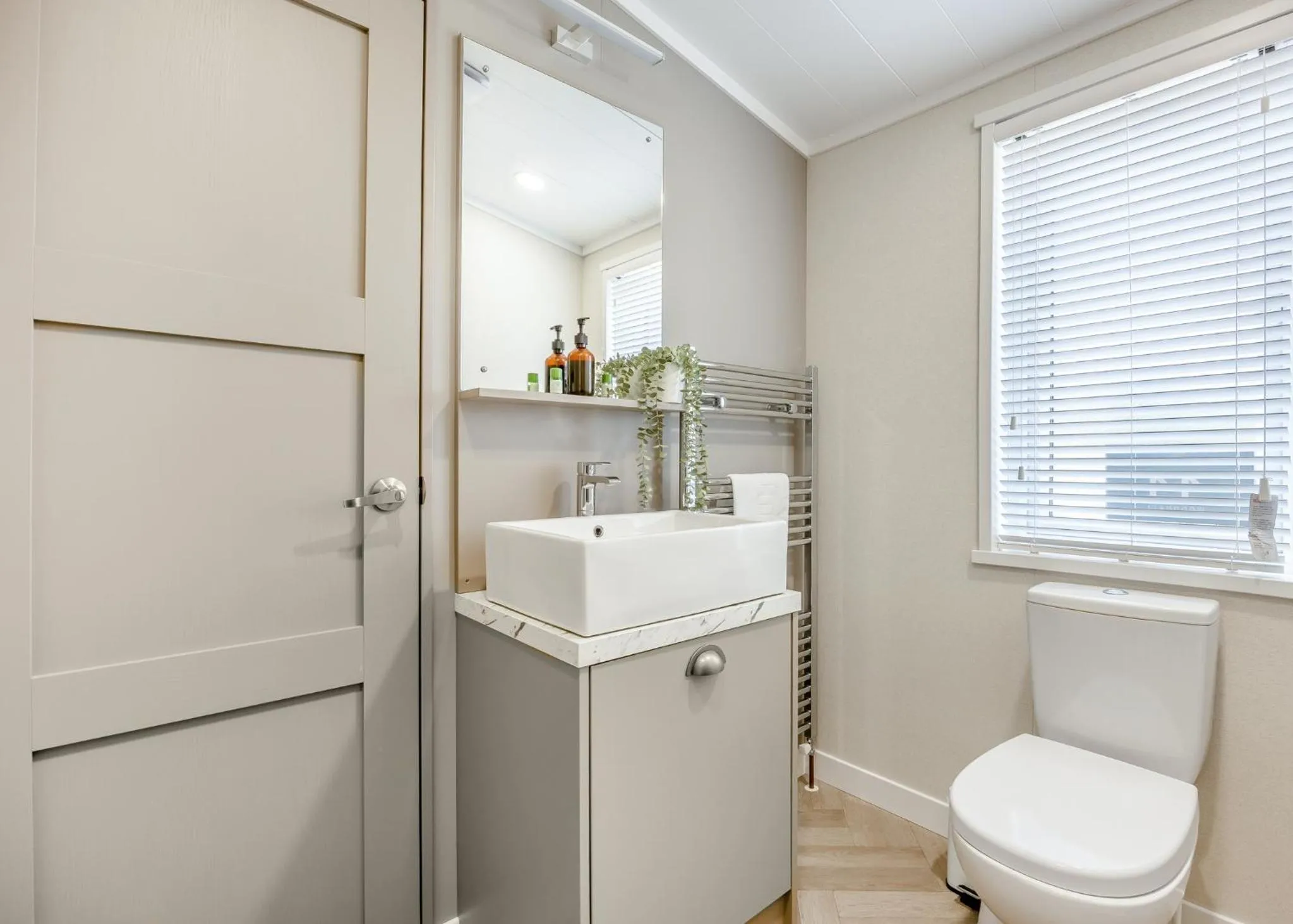 Property building in Woodhall Country Park Lodges