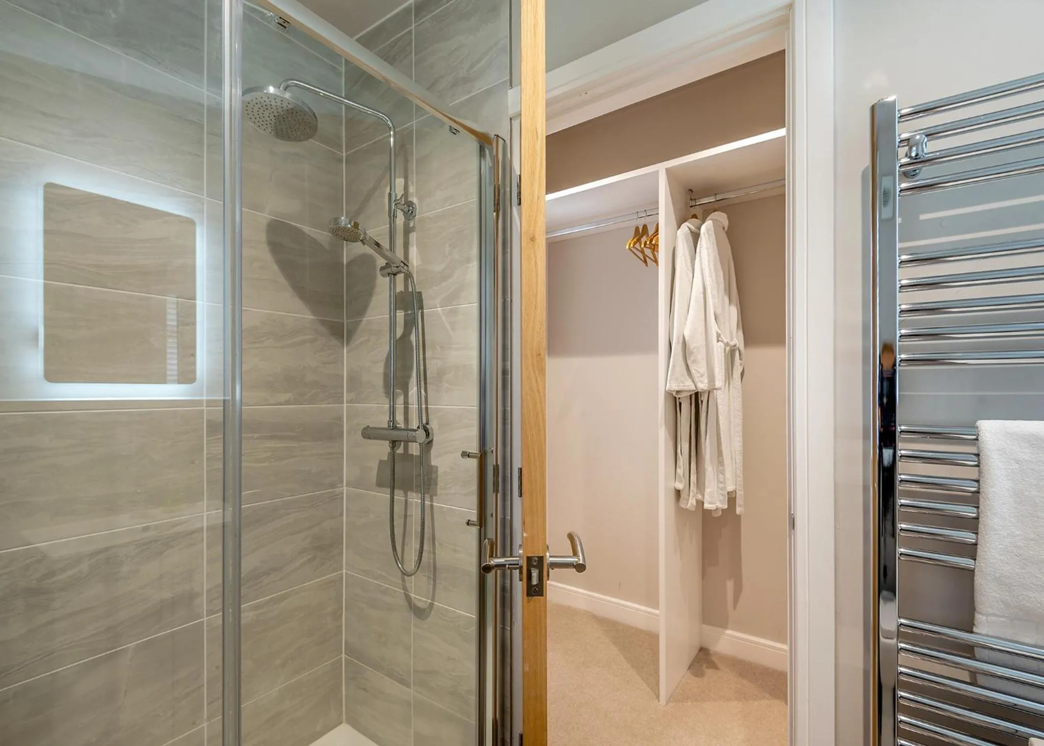 Property building in Woodhall Country Park Lodges