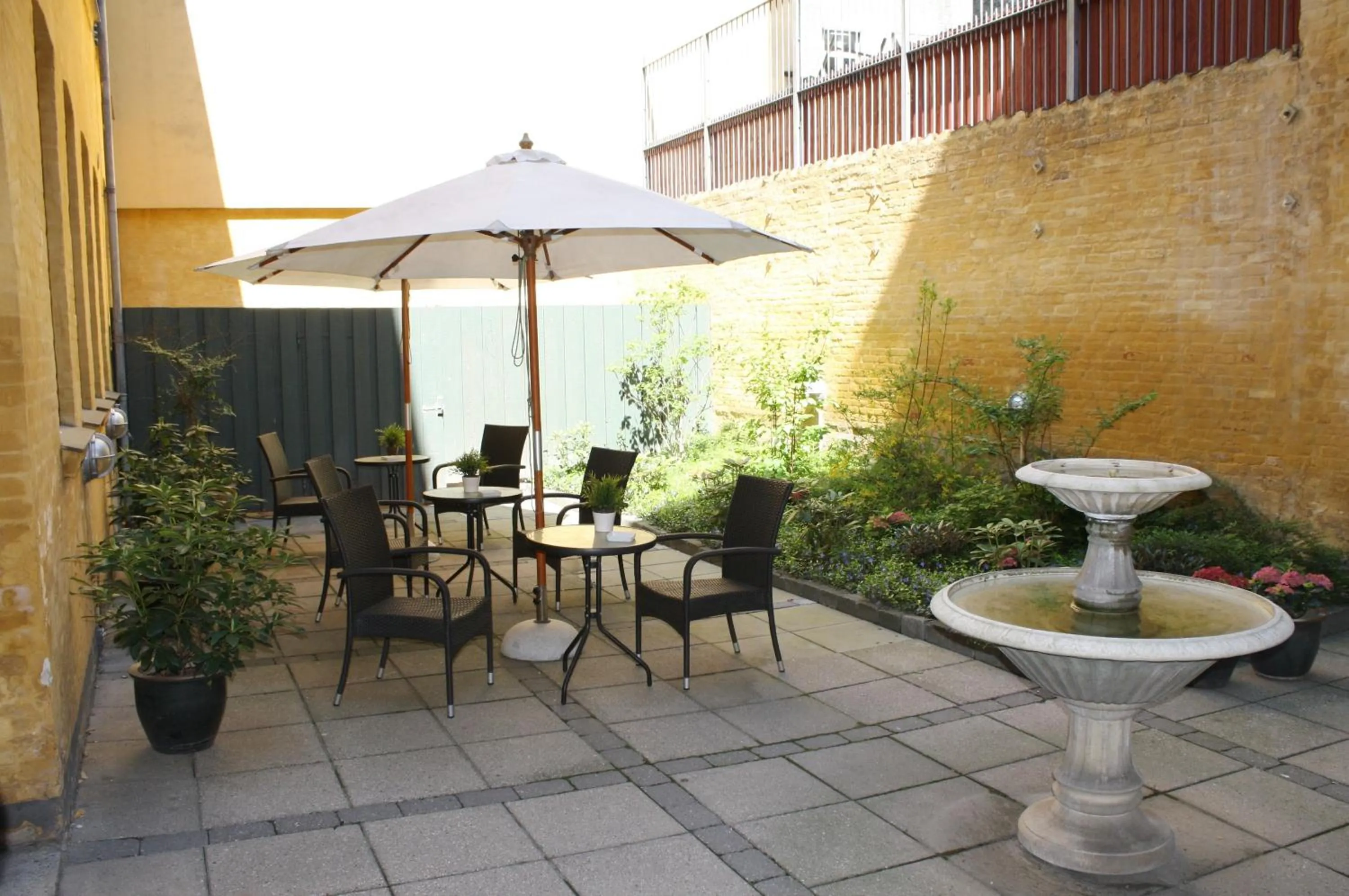 Facade/entrance in City Hotel Nebo